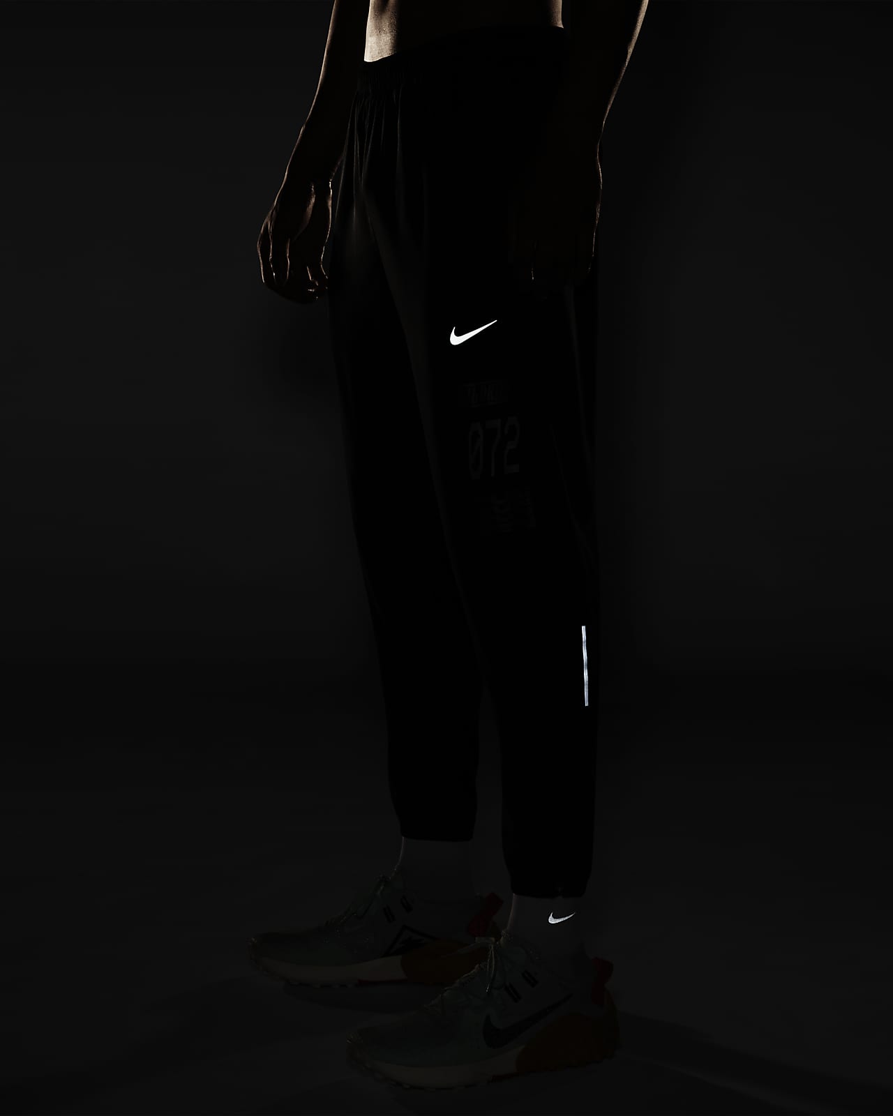 nike running wild run essential joggers in black