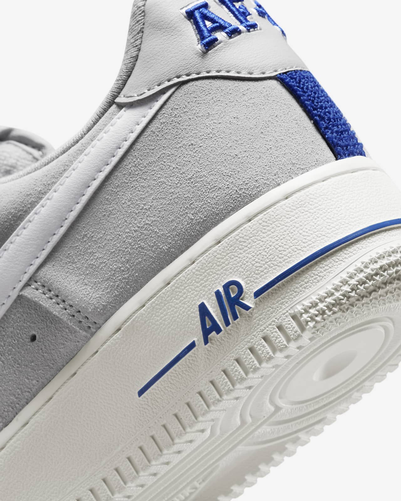 Calzado para hombre Nike Air Force 1 '07 LX. Nike MX