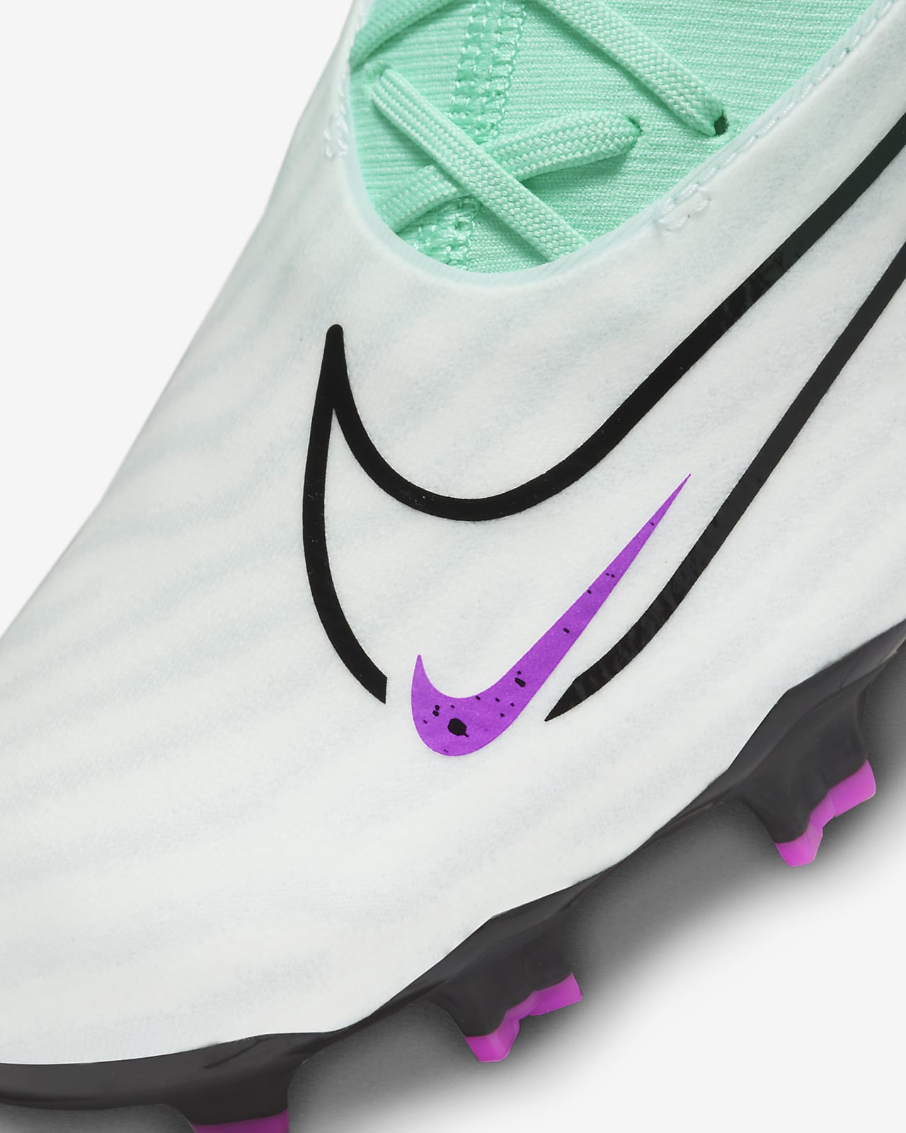 Nike Phantom GX Pro Firm-Ground Low-Top Soccer Cleats.