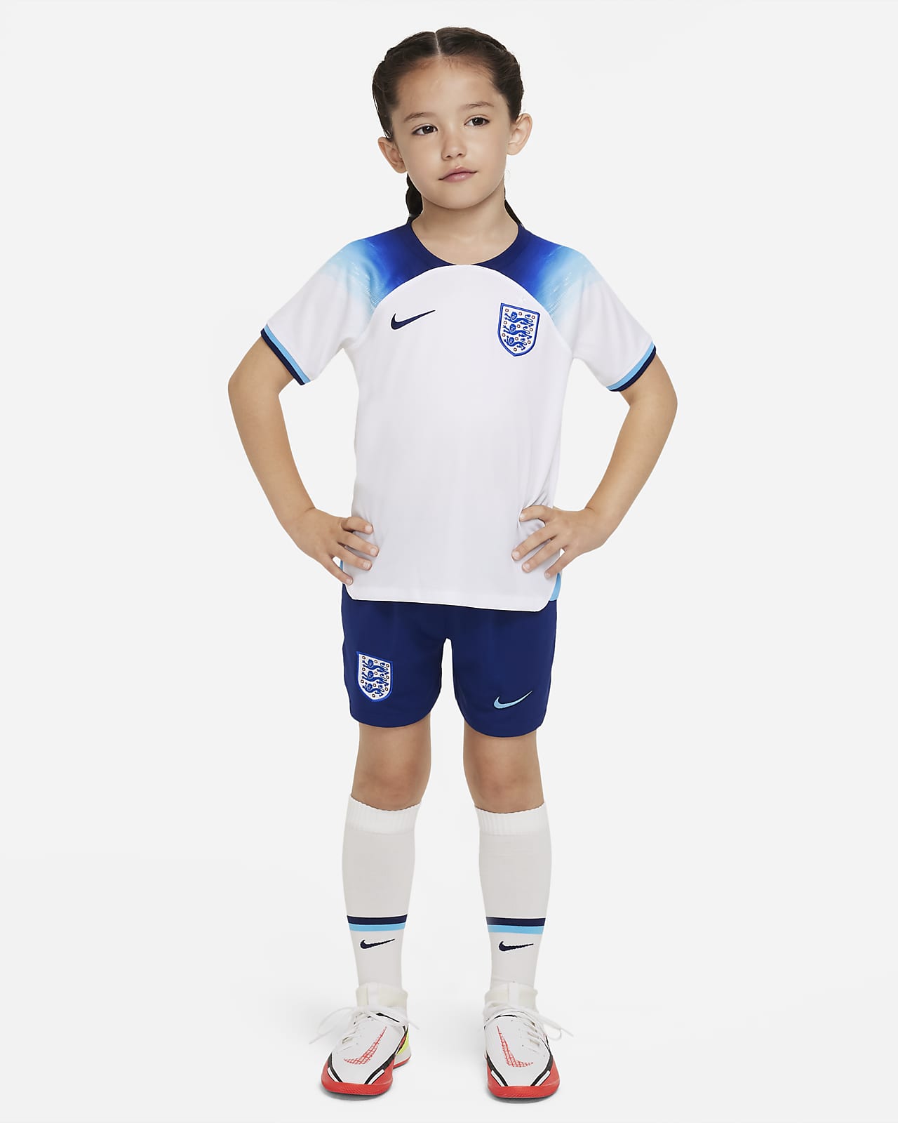 England 2022/23 Home Nike Fußballtrikot-Set für jüngere Kinder