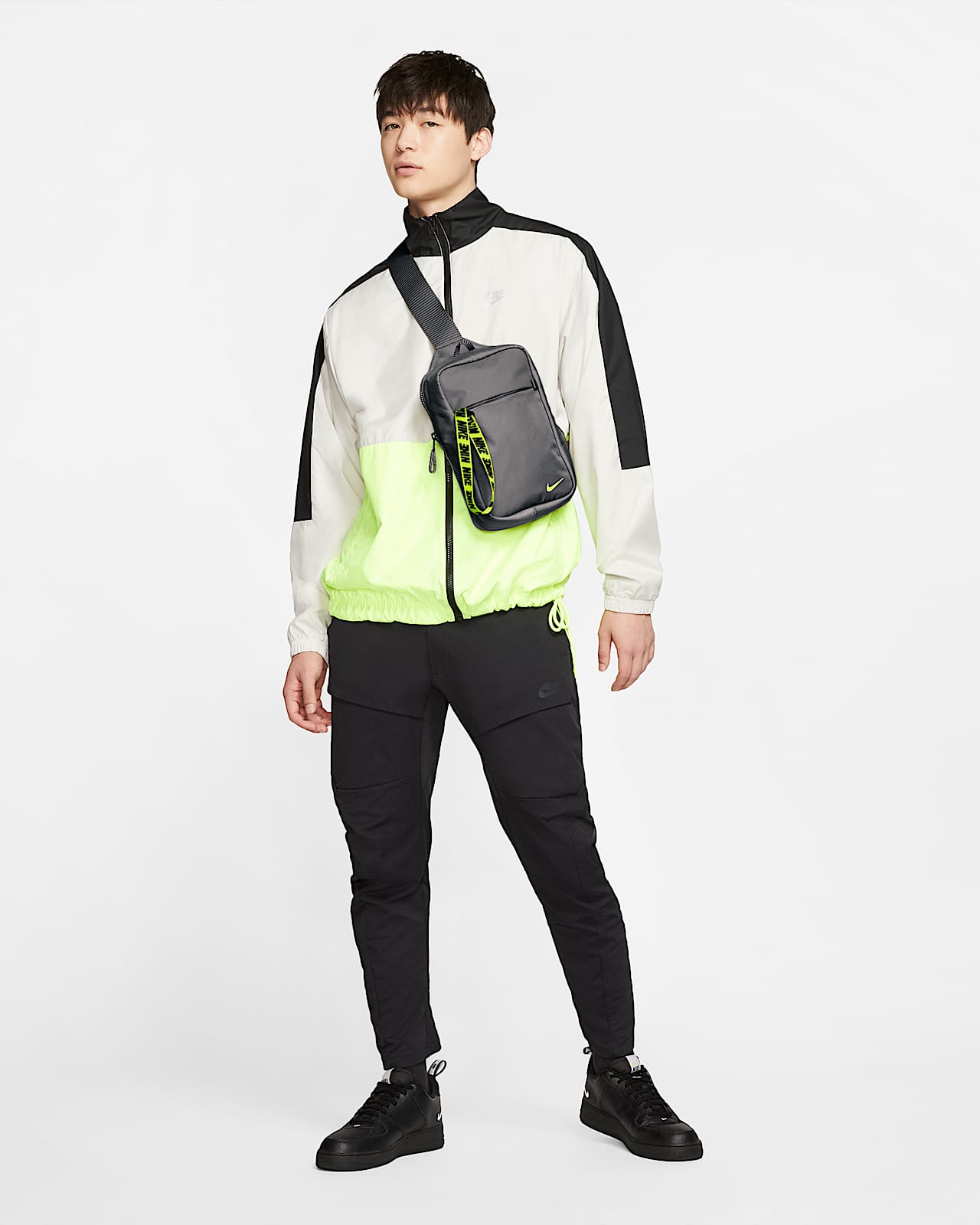 nike sportswear essential crossbody bag