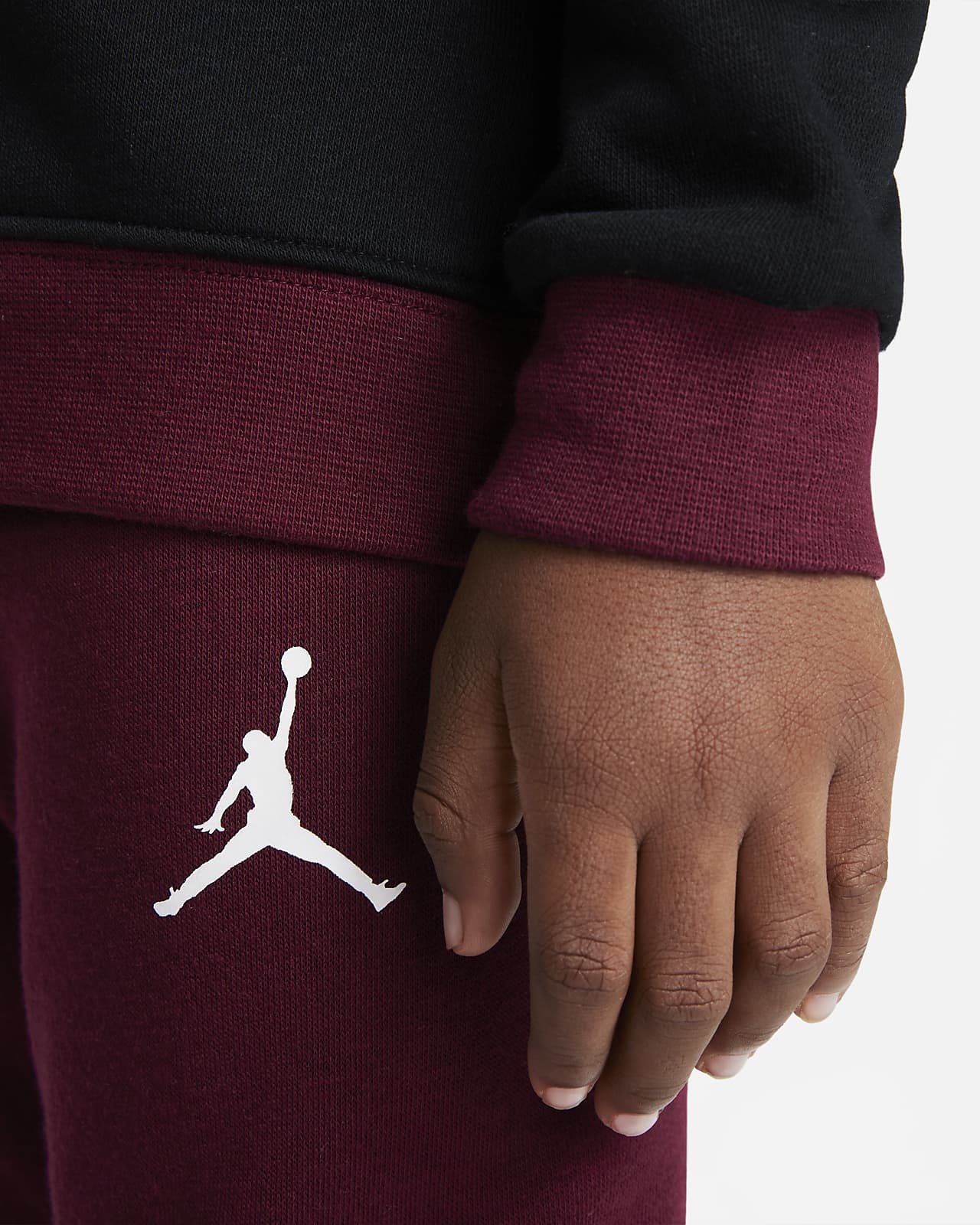 Conjunto de sudadera con gorro y pantalones para bebé Jordan. Nike.com