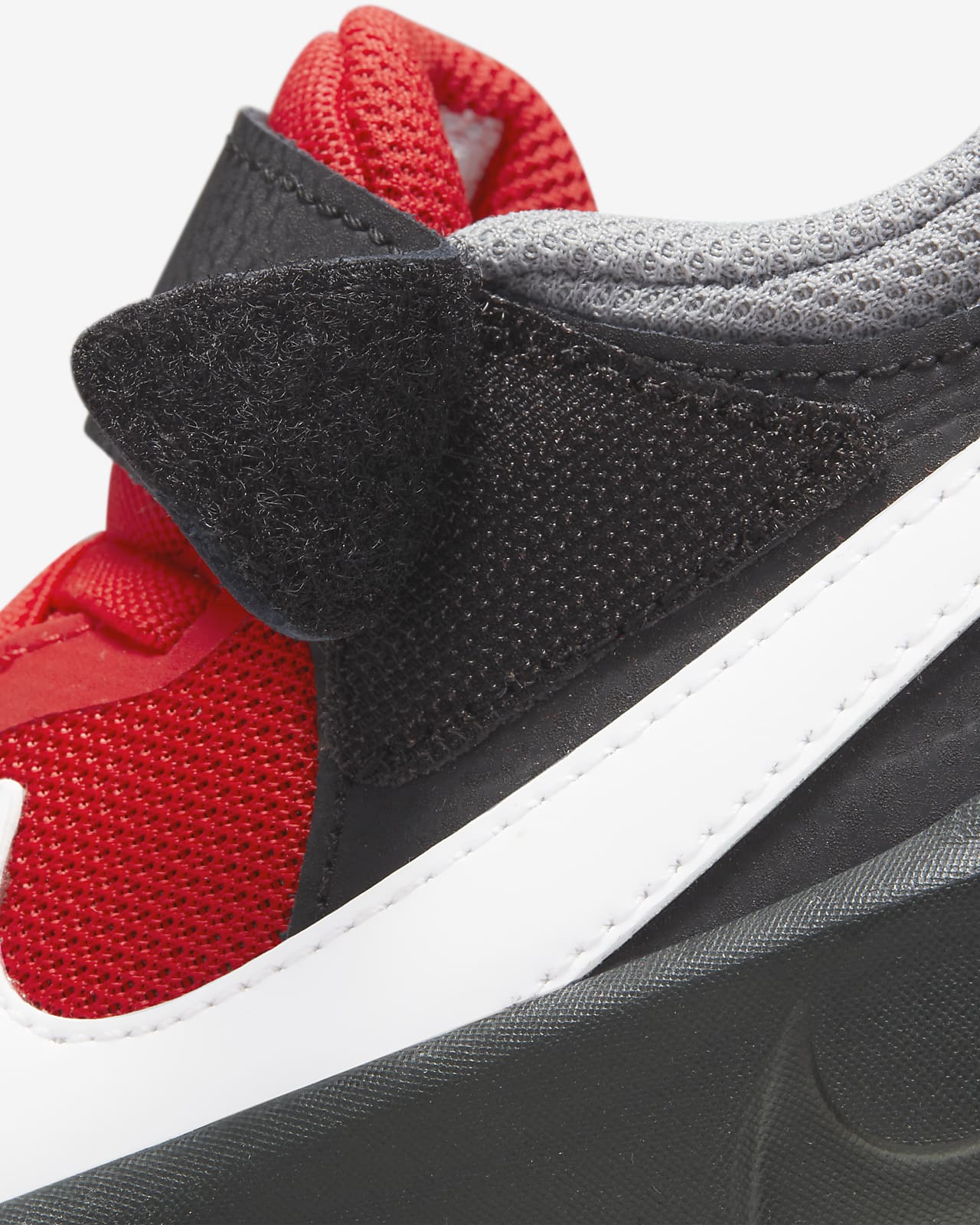 team hustle d 10 se sneaker