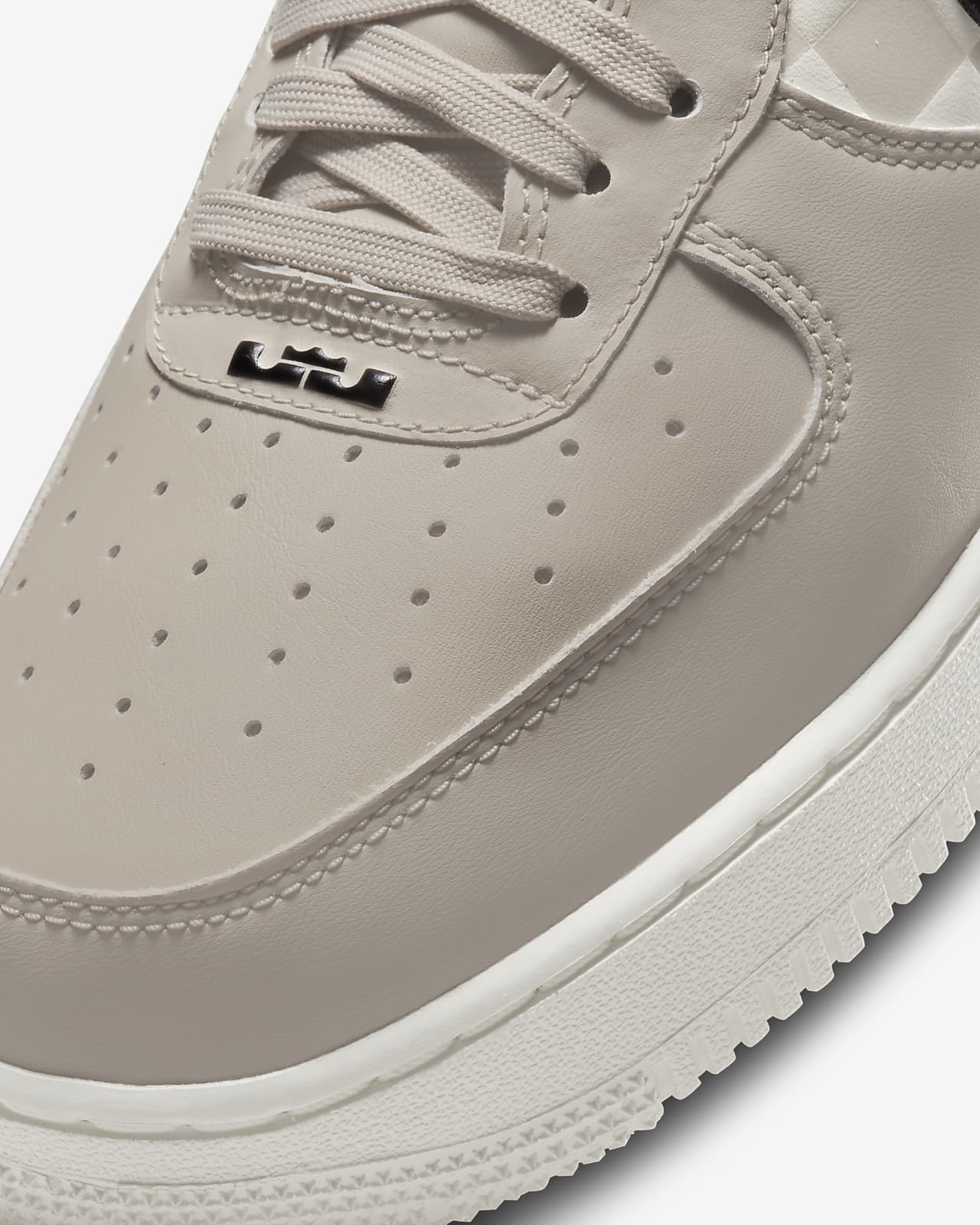 La Nike Air Force 1 Low Hoops en images - Le Site de la Sneaker