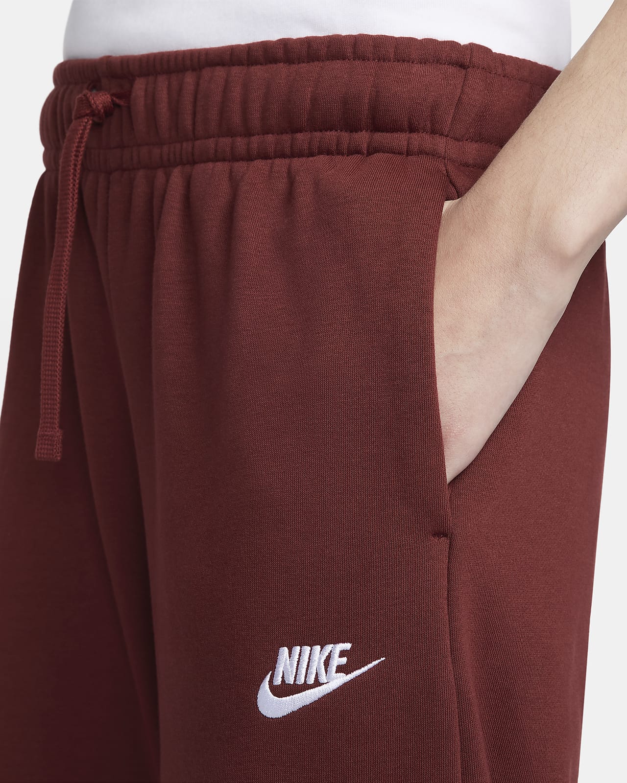 Nike Sportswear Club Fleece Women's Mid-Rise Wide-Leg Sweatpants.
