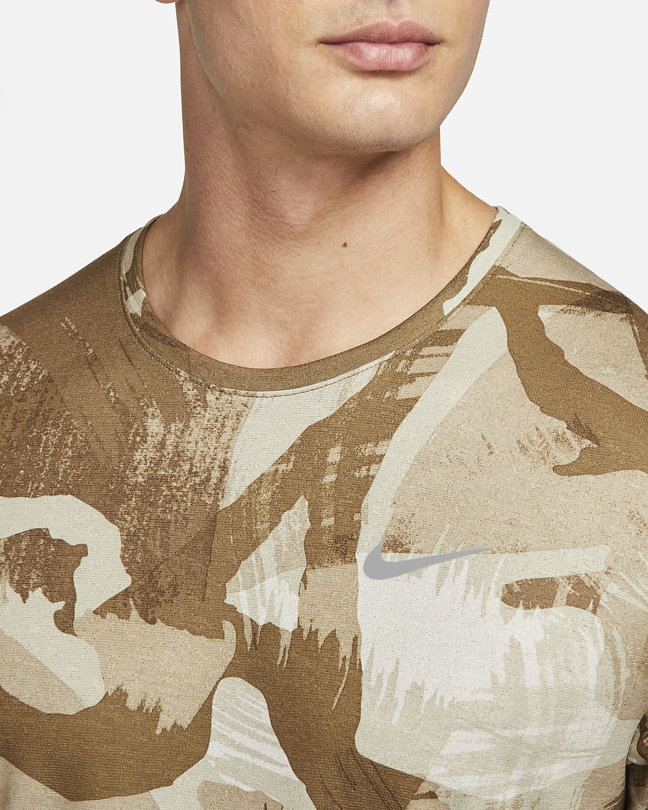 Nike Dri-FIT Miler Camiseta de running manga corta con camuflaje Hombre. Nike ES