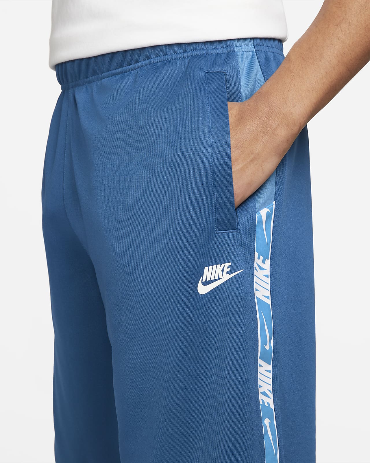 Shorts Repeat Nike Sportswear – Uomo. Nike IT