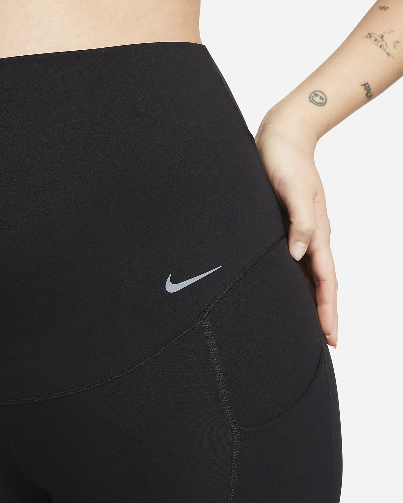 Nike Zenvy Women's Gentle-Support High-Waisted 7/8 Leggings.