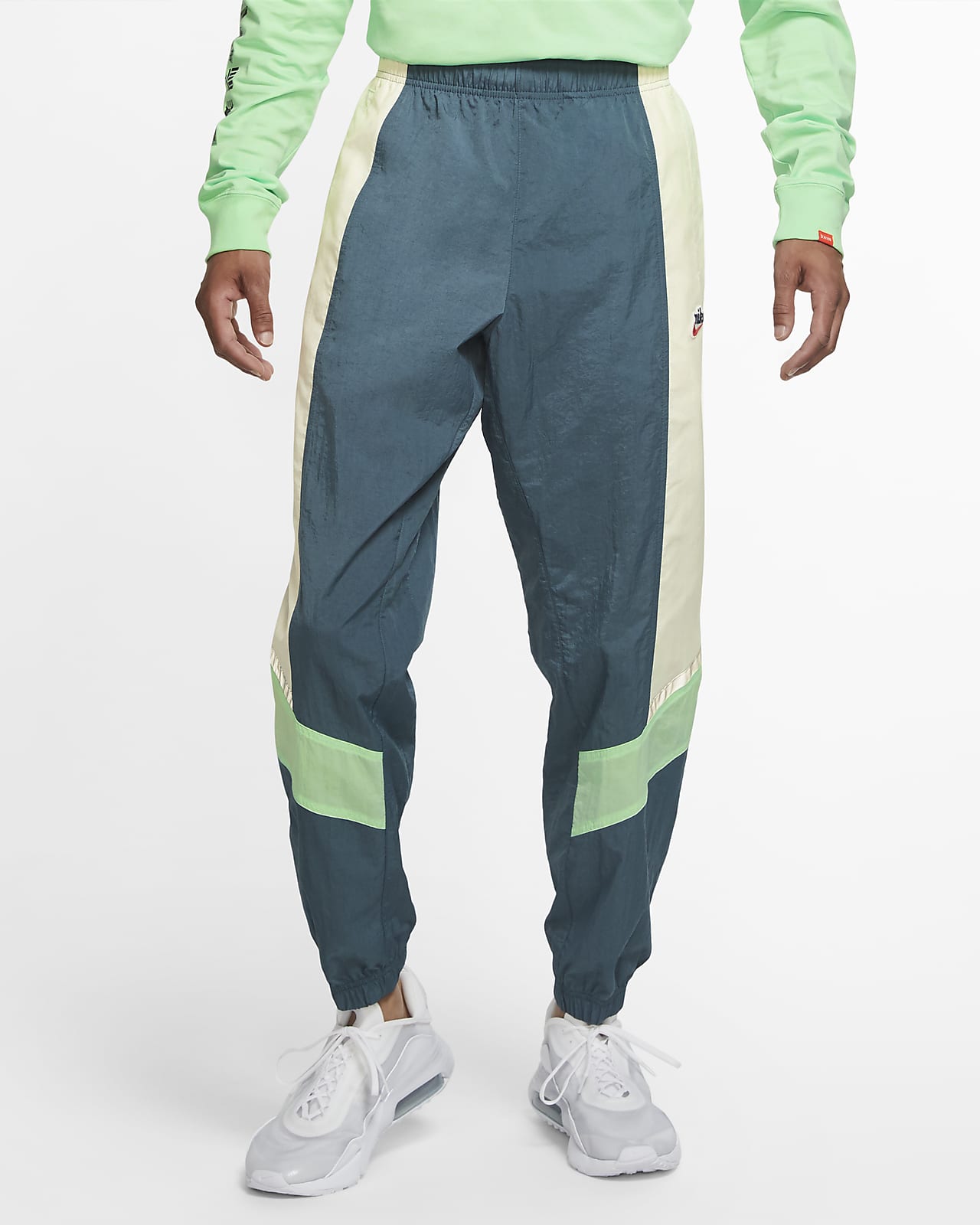 nike woven windrunner