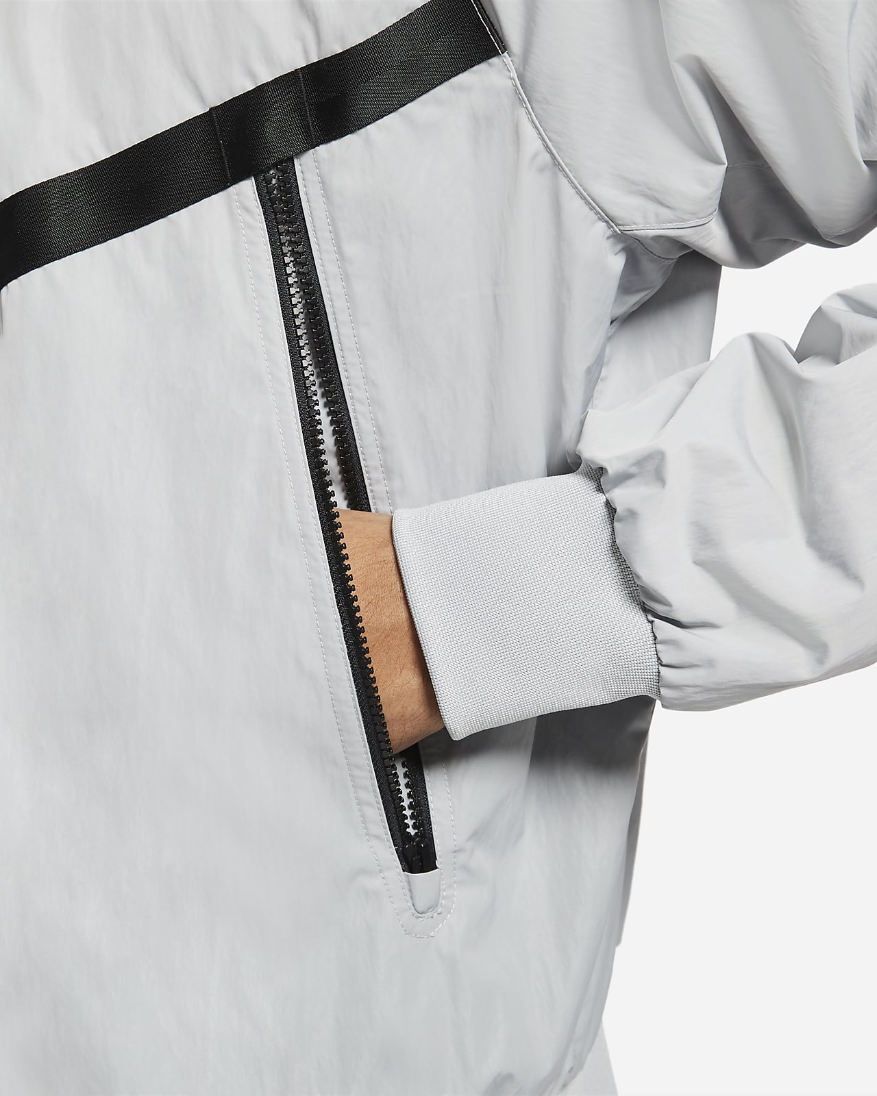 Unlined Hooded Windrunner Jacket. Nike 