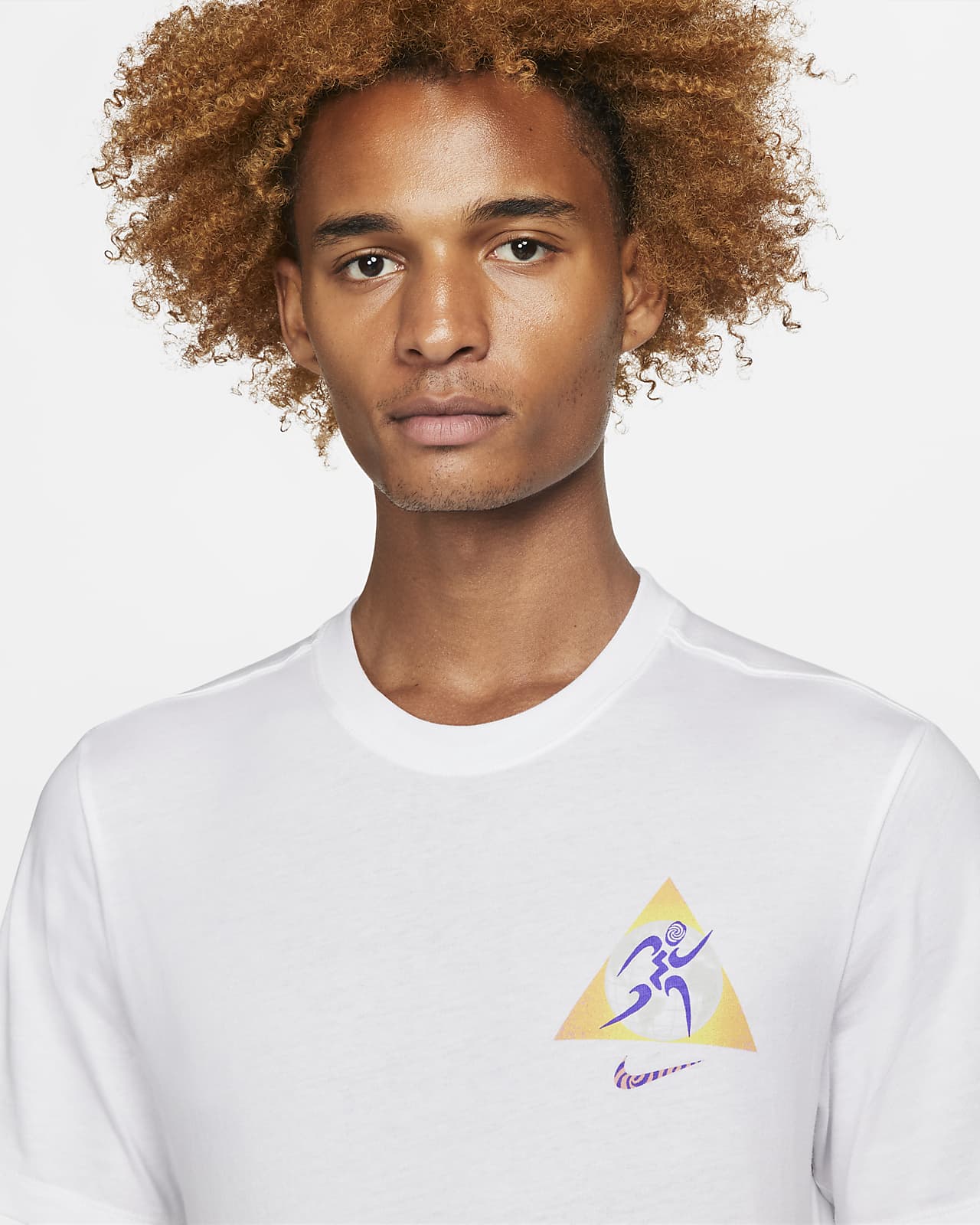 Nike Sportswear Men's T-Shirt. Nike AE