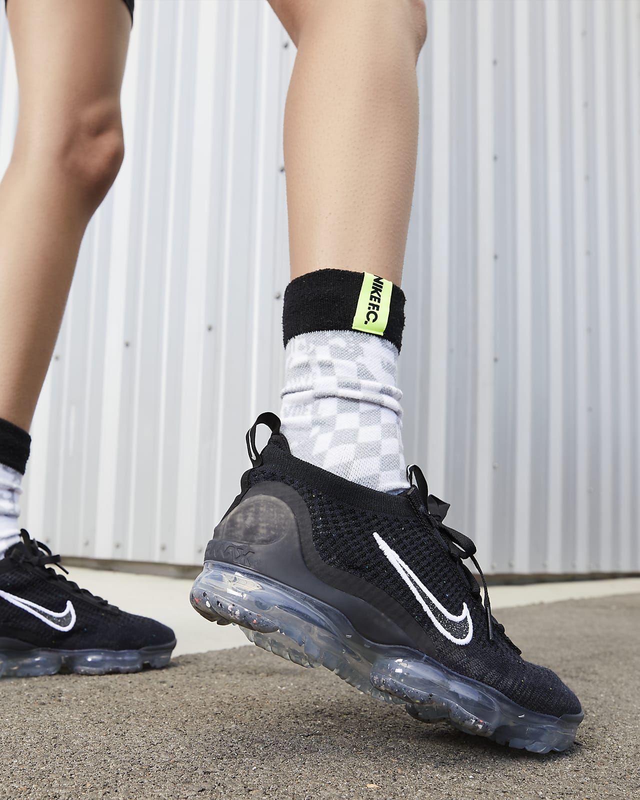 womens black and white vapormax