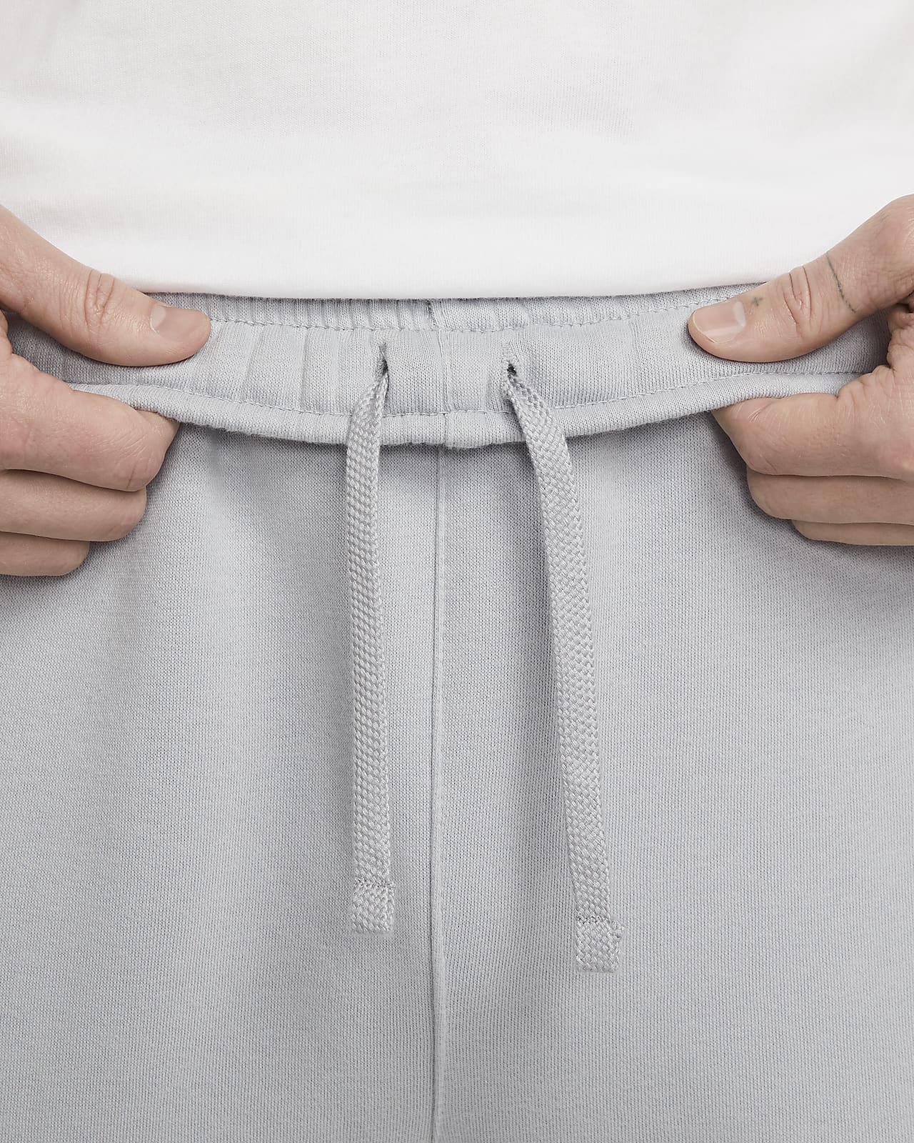 Nike Sportswear Standard Issue Men's Fleece Cargo Trousers. Nike LU