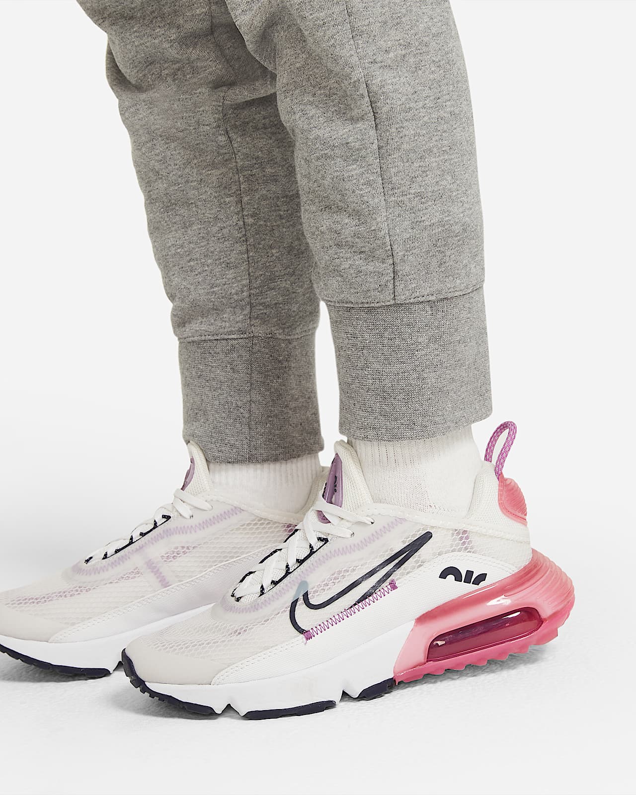 Nike Sportswear Club Nauwsluitende meisjesbroek van sweatstof (grotere maten).  Nike BE