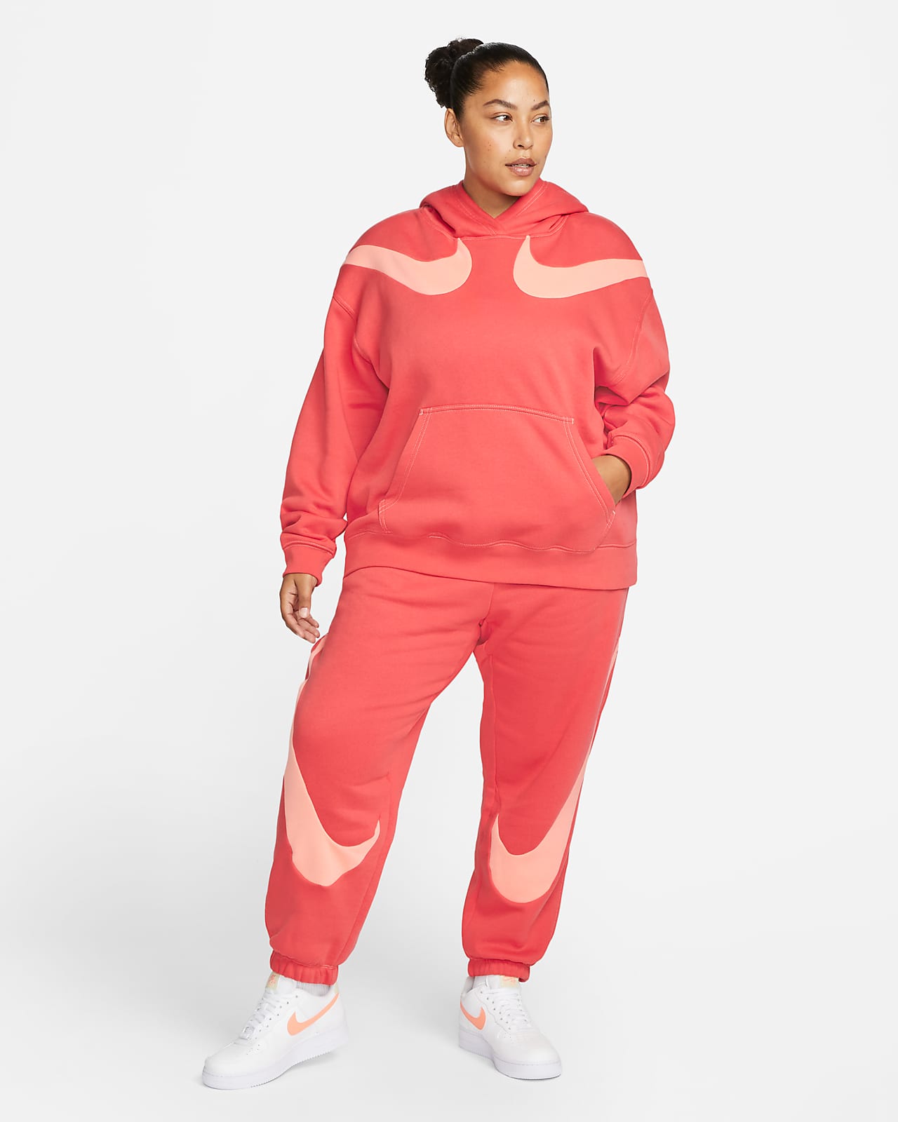 Pantaloni jogger casual in fleece Nike Sportswear Swoosh (Plus size) - Donna.  Nike IT