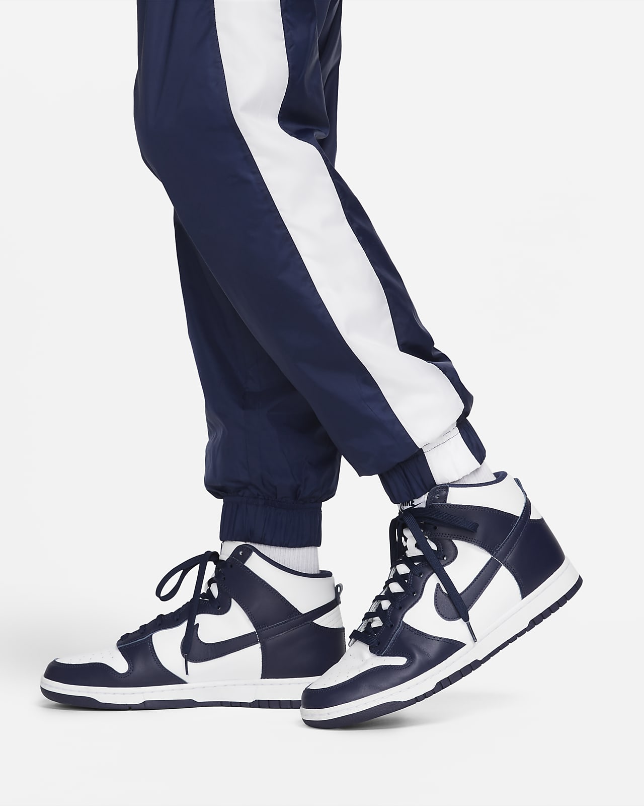 Sportswear de tejido Woven con capucha - Hombre. Nike ES
