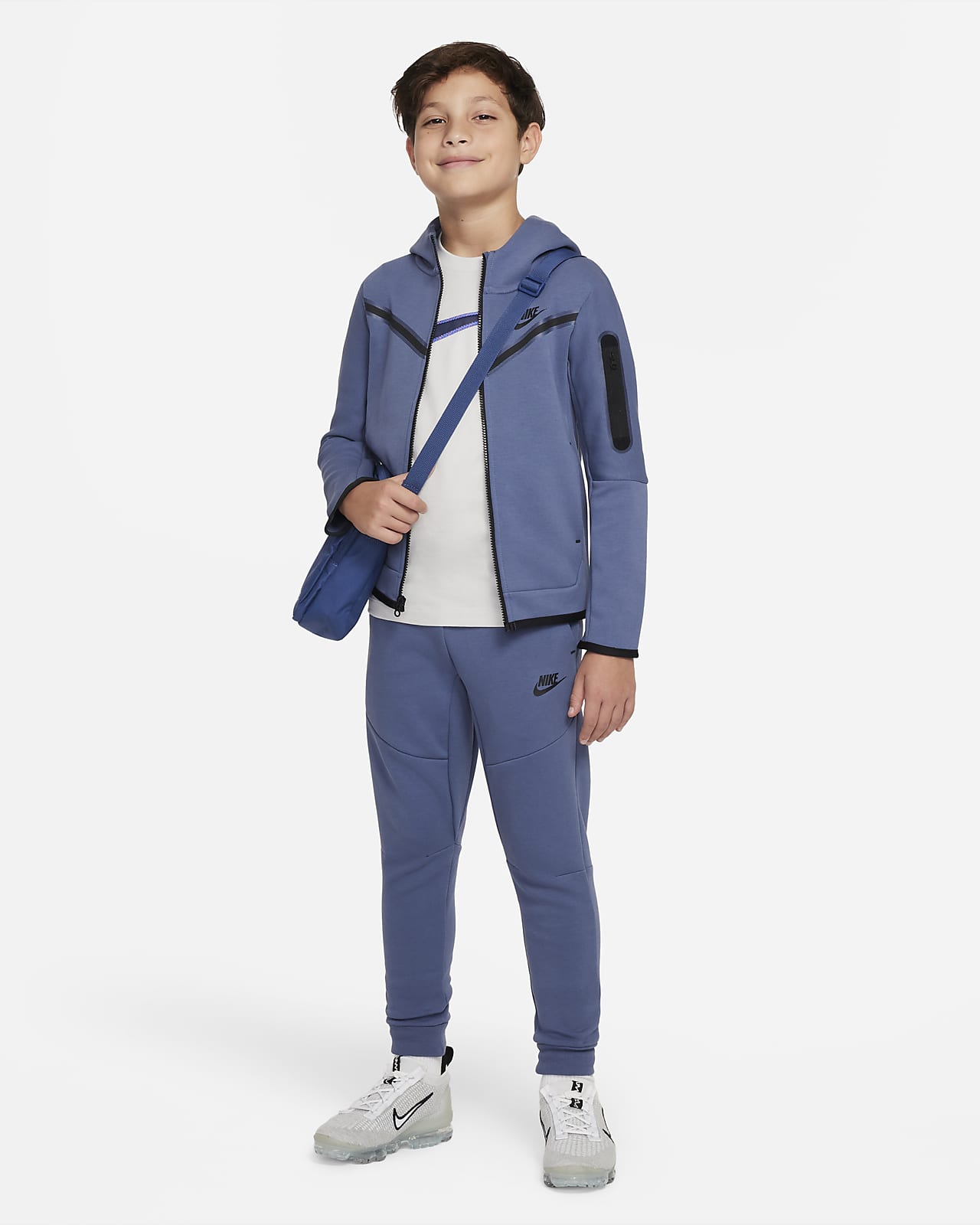 Nike Sportswear Tech Fleece Older Kids (Boys') Trousers. Nike LU