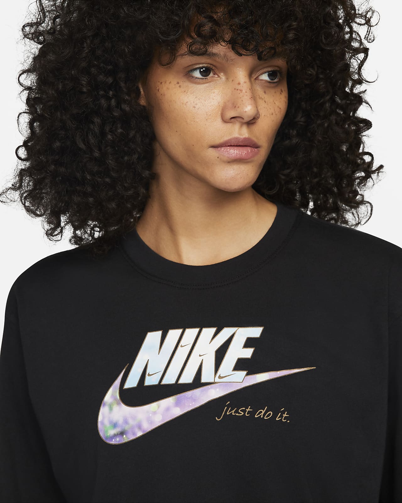 Nike Sportswear Women's Long-Sleeve T-Shirt. Nike BE