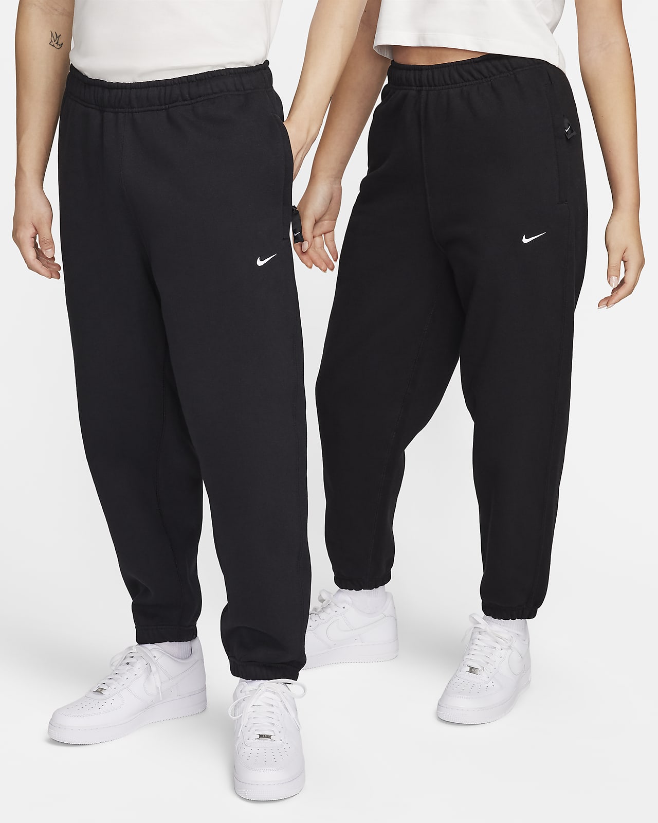 Nike Solo Swoosh Sweatpants - Black/White – Route One