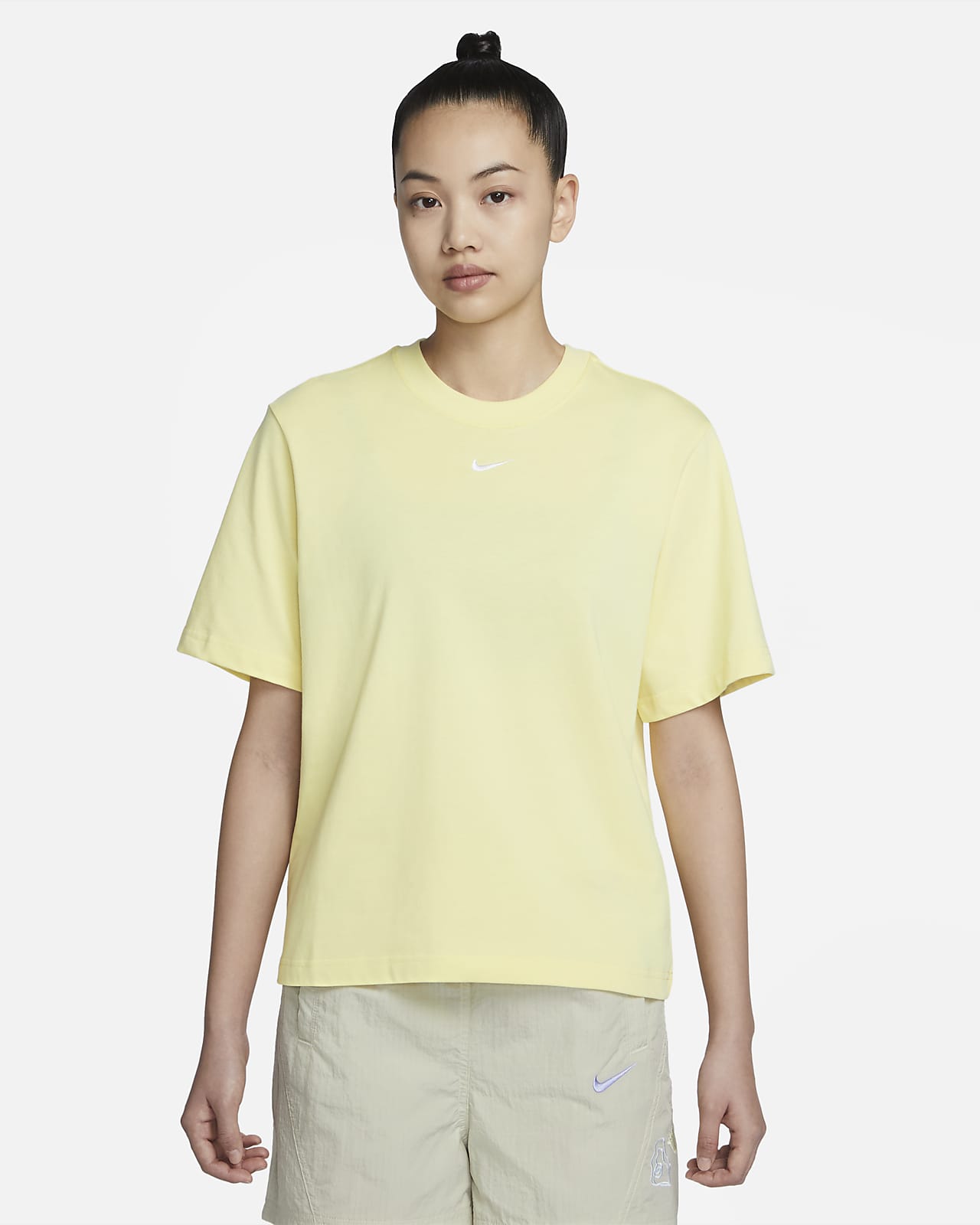 Nike Sportswear Essential Women's Boxy T-Shirt. Nike SG