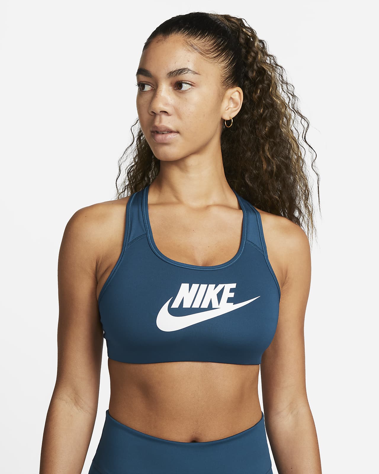 locutor liebre exégesis Bra deportivo estampado de media sujeción para mujer Nike Swoosh. Nike.com