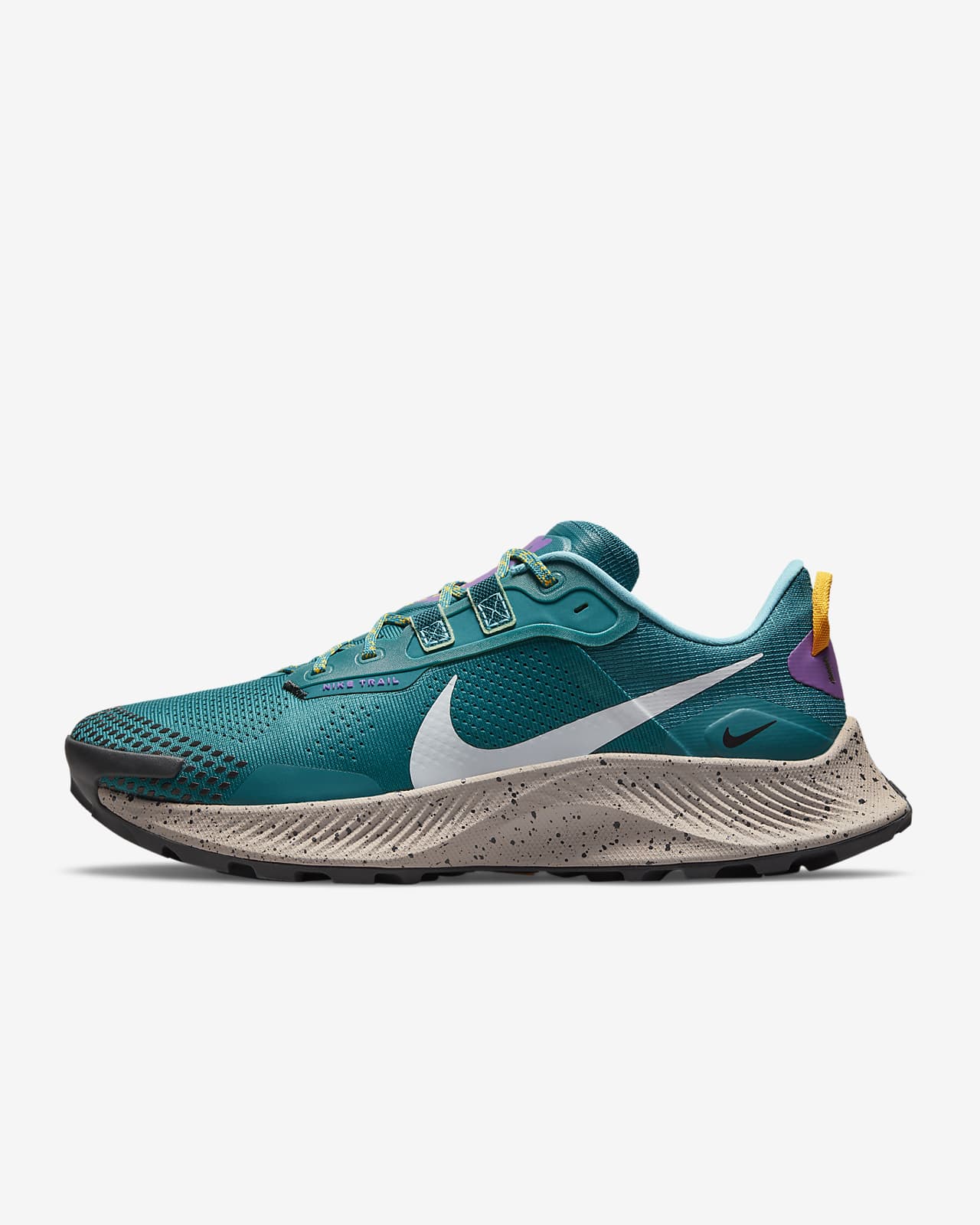 Trail Running Shoes. Nike LU