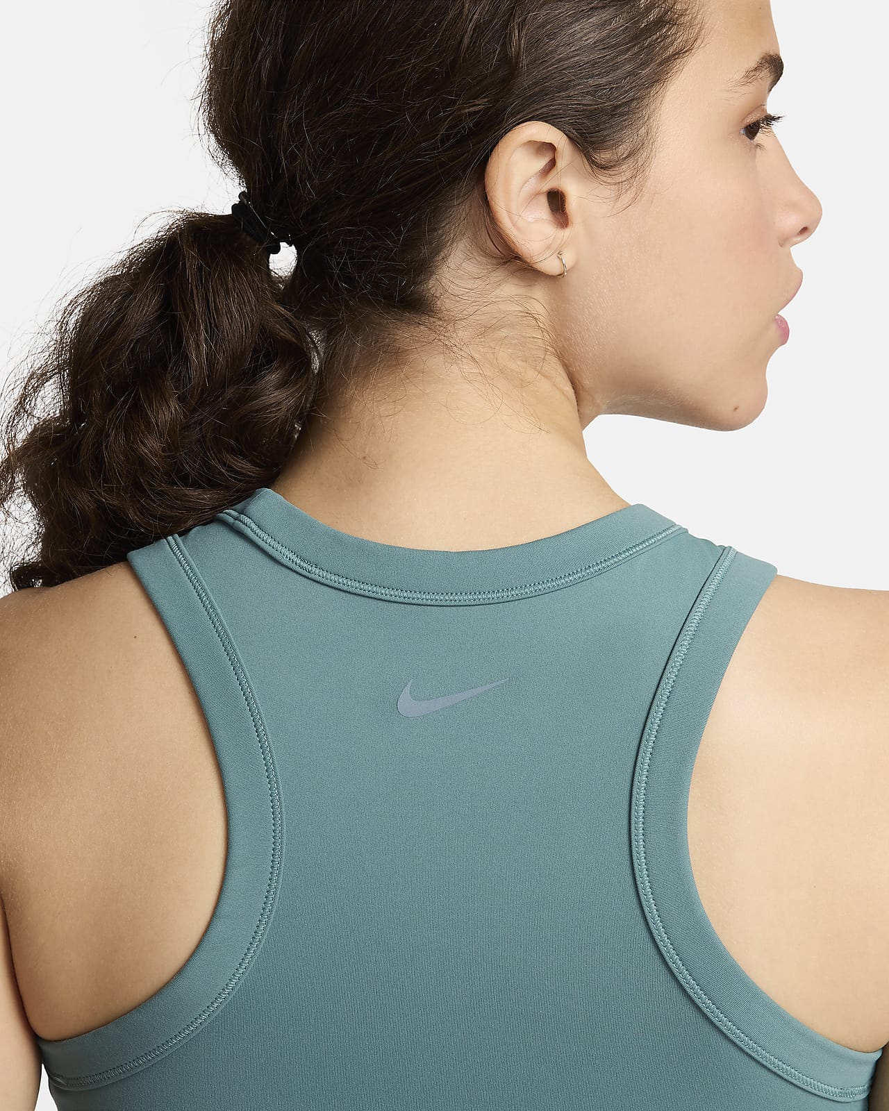 Nike Women`s Plus Size Colorblock Stripe Trim Crop Tank Top,  Black(dh3185-010)/R_b, 2X : : Clothing, Shoes & Accessories