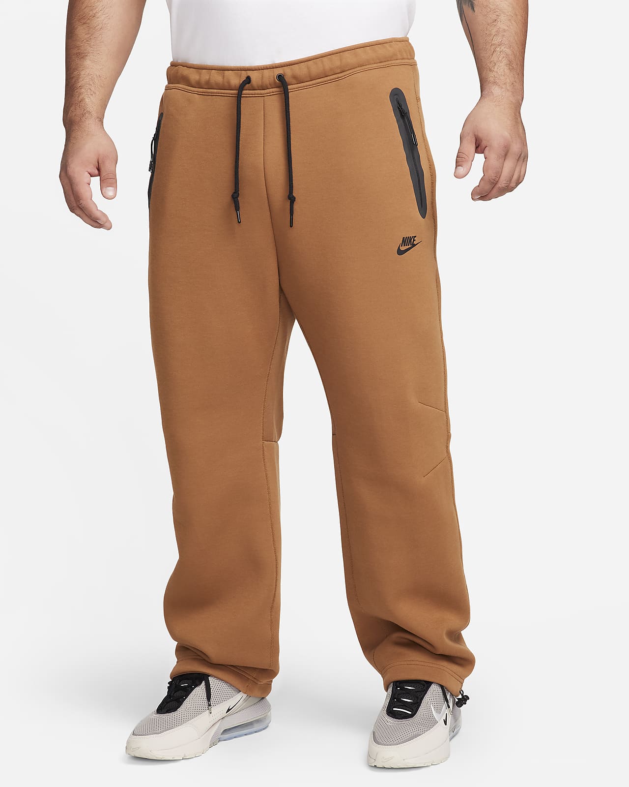 Pantalon de survêtement à ourlet ouvert Nike Sportswear Tech Fleece pour  homme. Nike FR