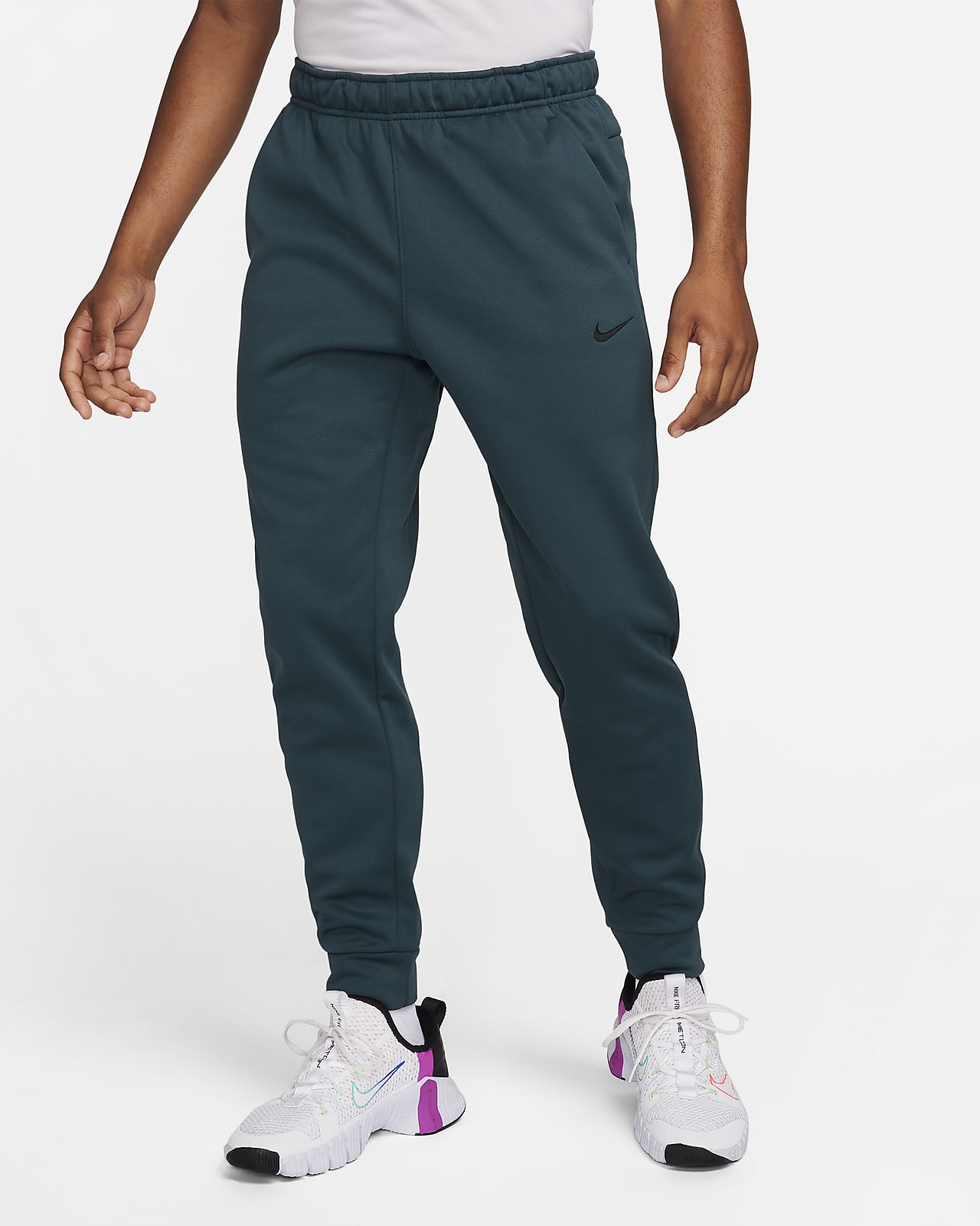 Nike Therma Men's Therma-FIT Tapered Fitness Trousers. Nike IE