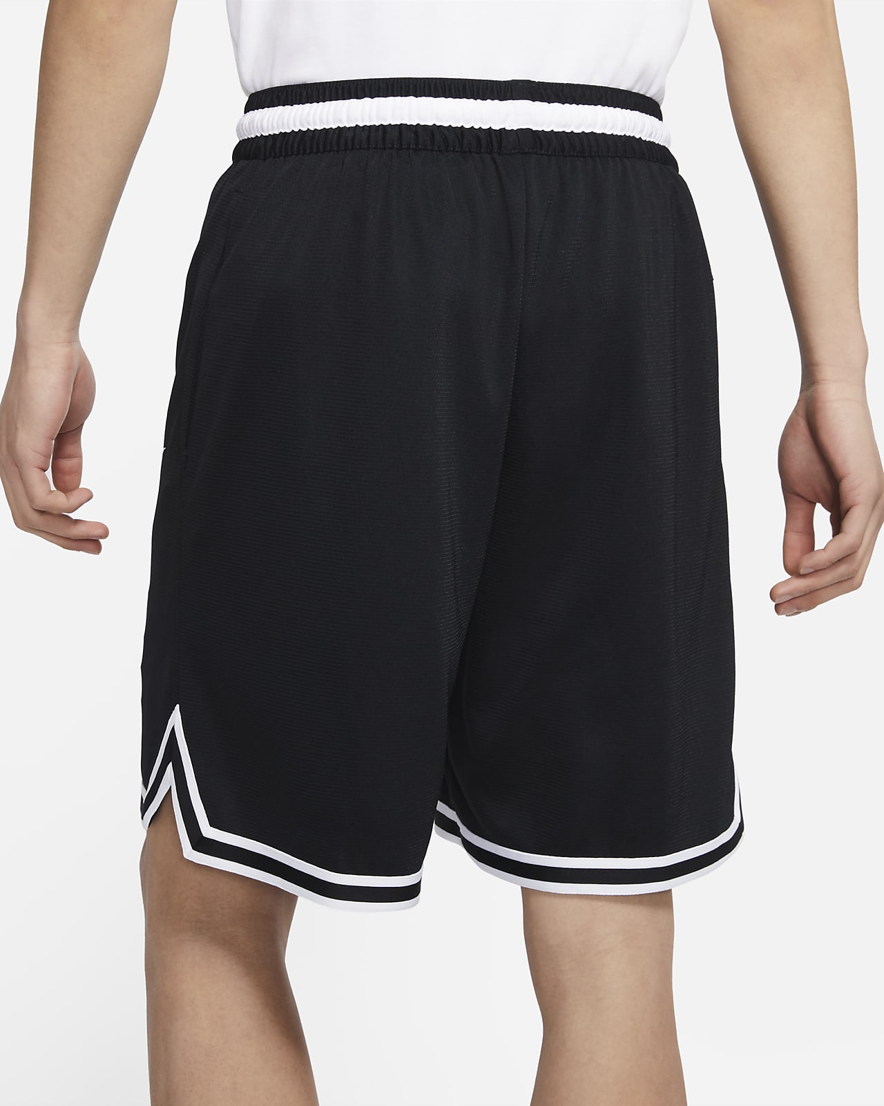 7997円 最大72%OFFクーポン Nike ウェア ショーツ バスパン ナイキ Seasonal DNA Shorts