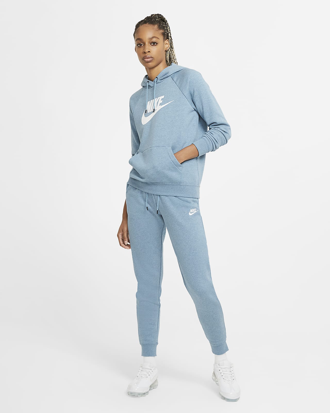 nike sweat outfit womens