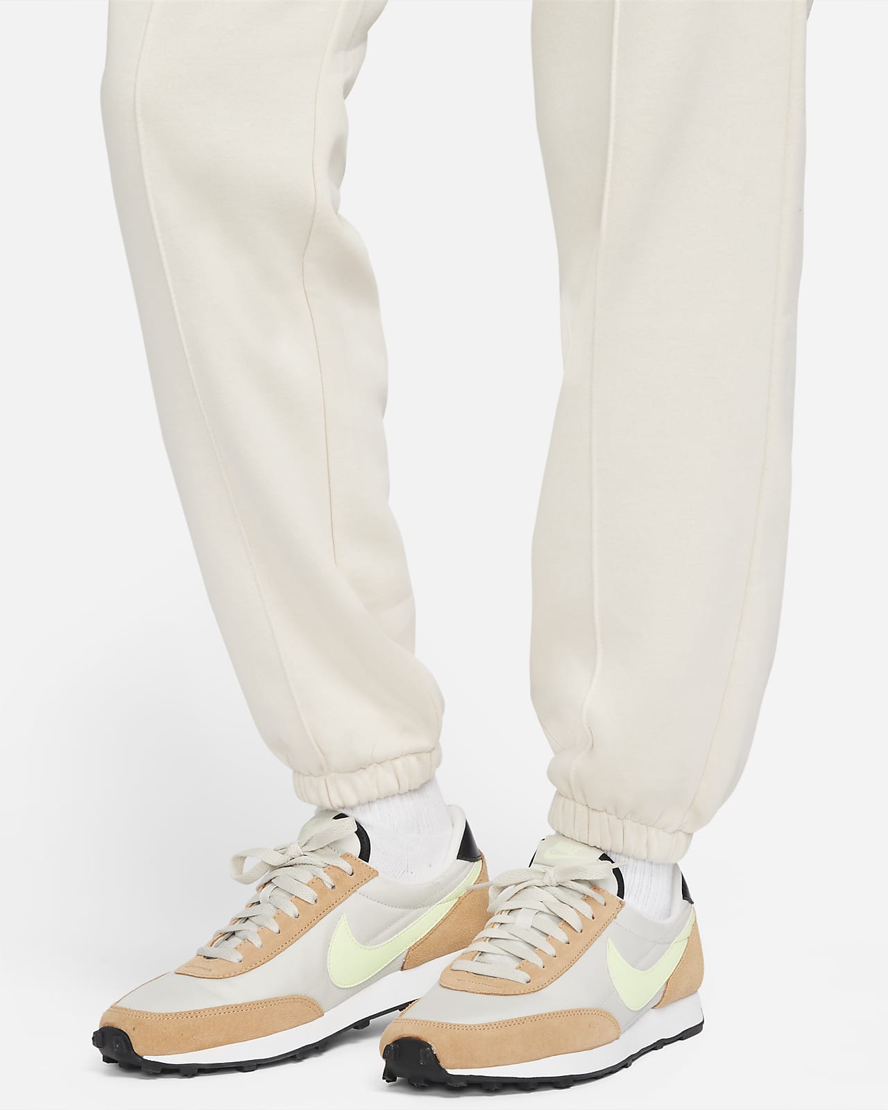 Nike Sportswear Collection Fleece Pants. Essential Women\'s