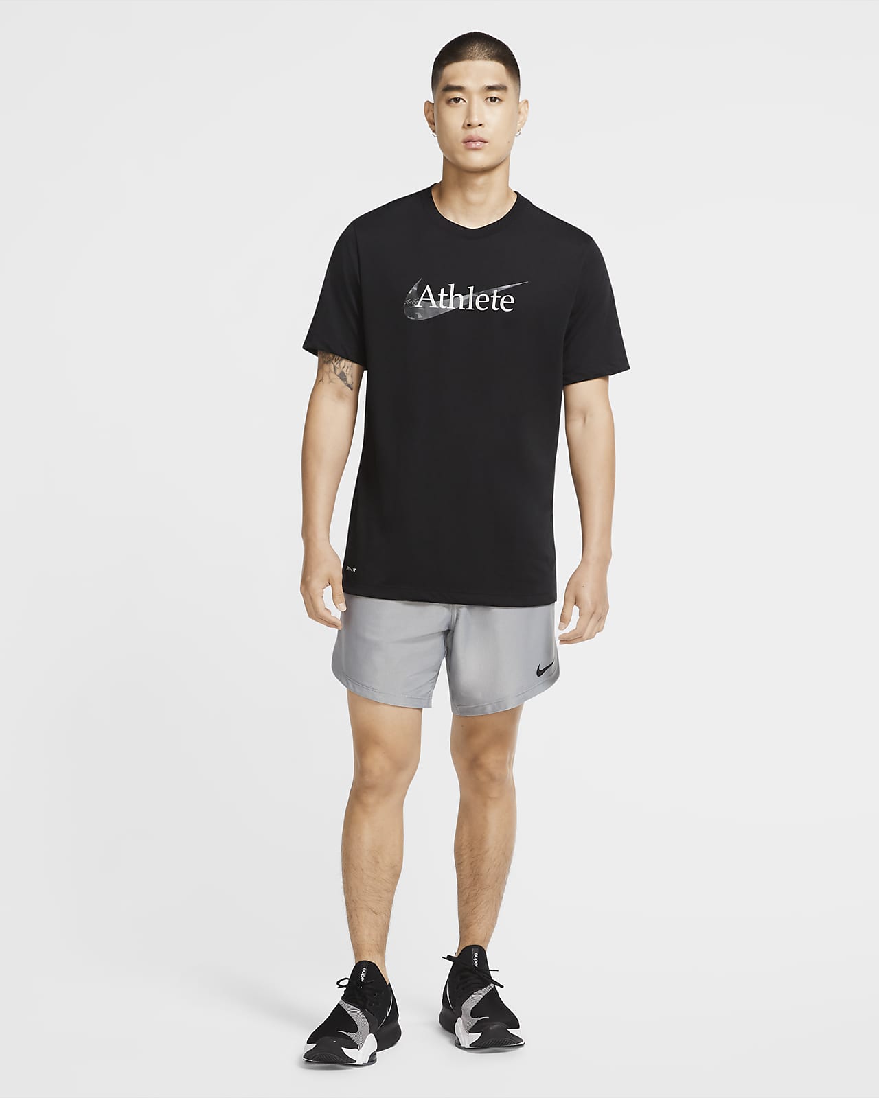 Nike Dri FIT trenings T skjorte med Swoosh til herre. Nike NO Nike Dri FIT trenings T skjorte med Swoosh til herre. Nike NO