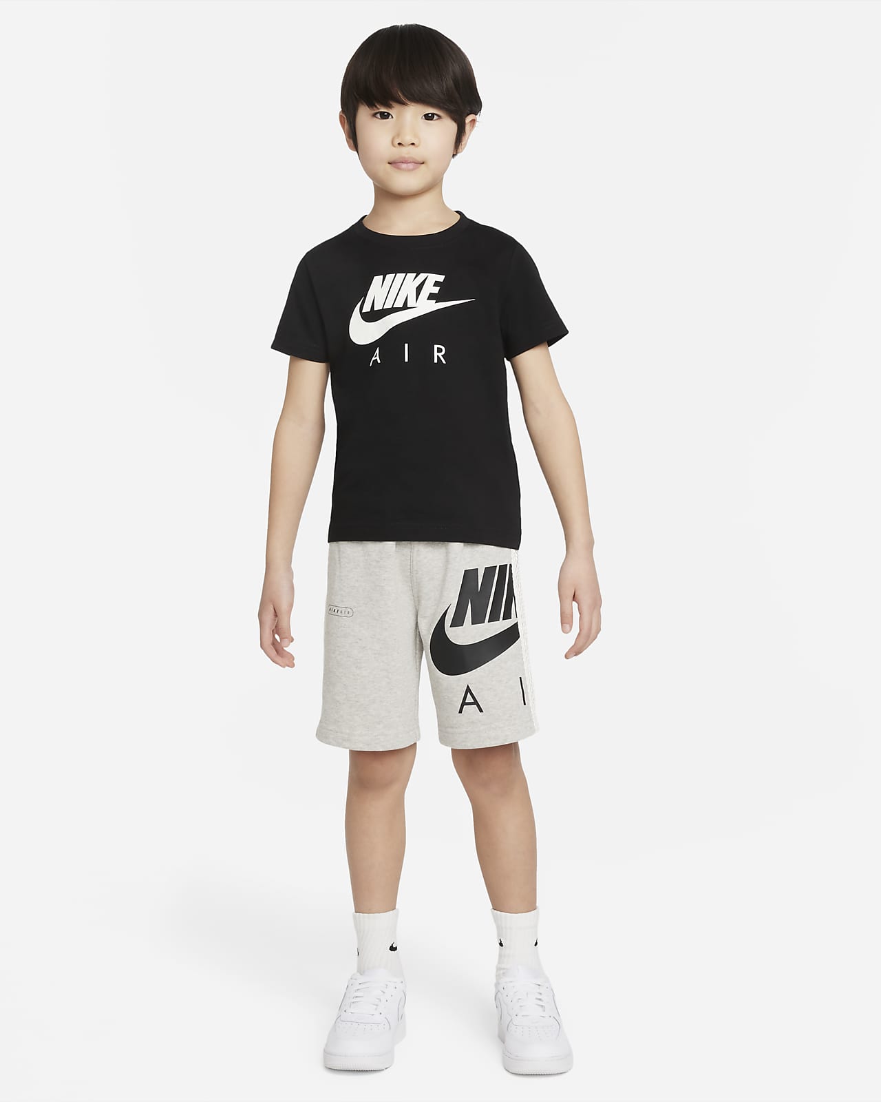 Hola película Menos que Conjunto de playera y shorts para niños talla pequeña Nike Sportswear. Nike .com