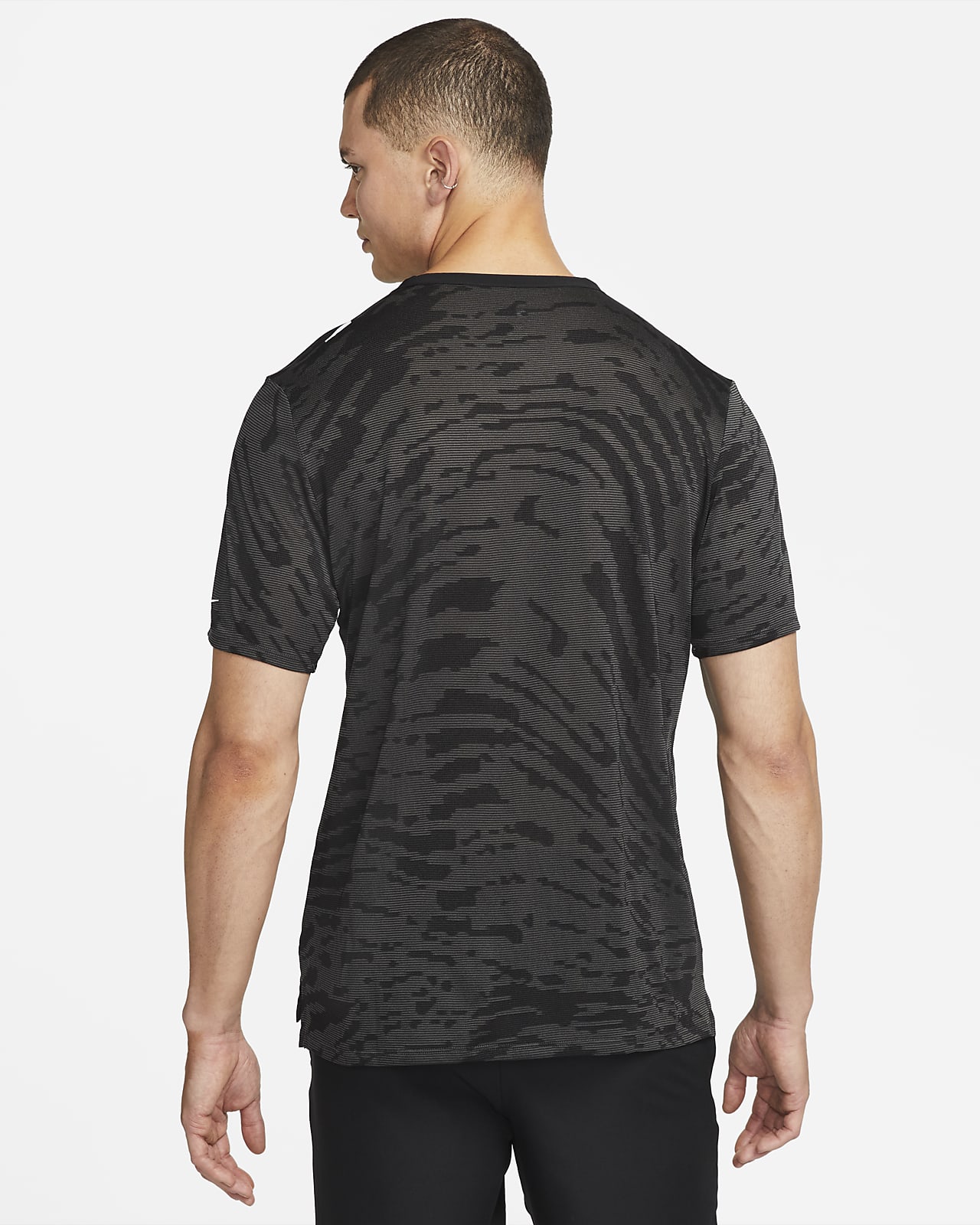 Playera de running de manga corta para hombre Nike Dri-FIT Run Division  Rise 365. Nike.com