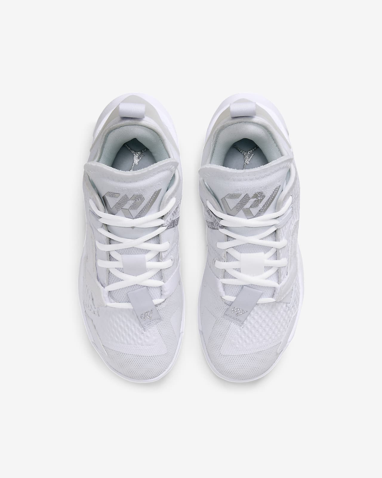 white nike low top basketball shoes