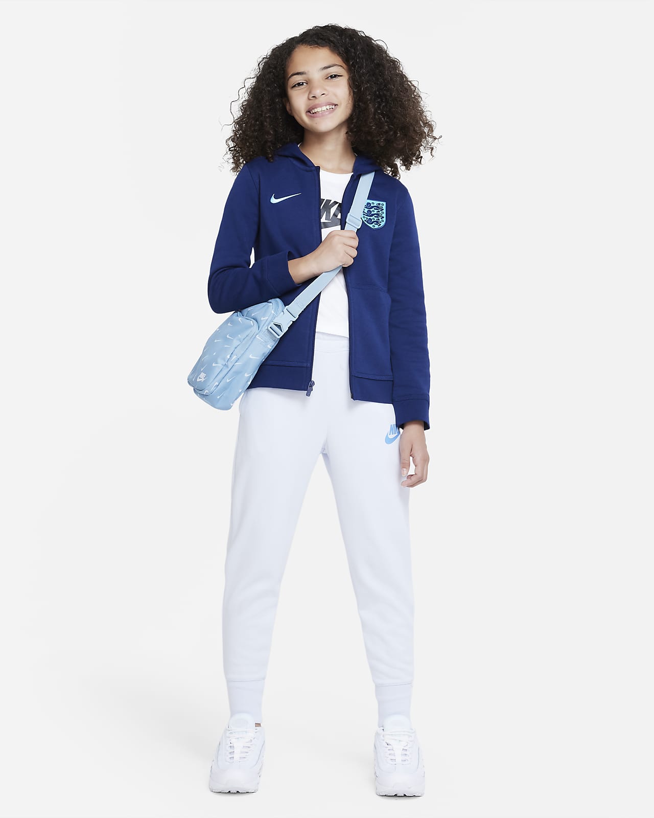 England Club Fleece Older Kids' FullZip Hoodie. Nike NZ