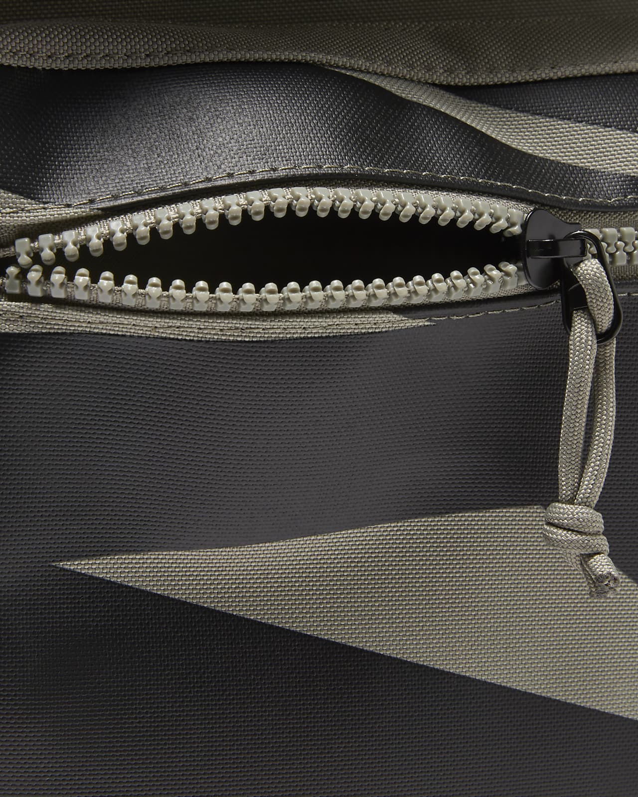 Nike公式 ナイキ ユーティリティ スピード グラフィック トレーニングバックパック オンラインストア 通販サイト