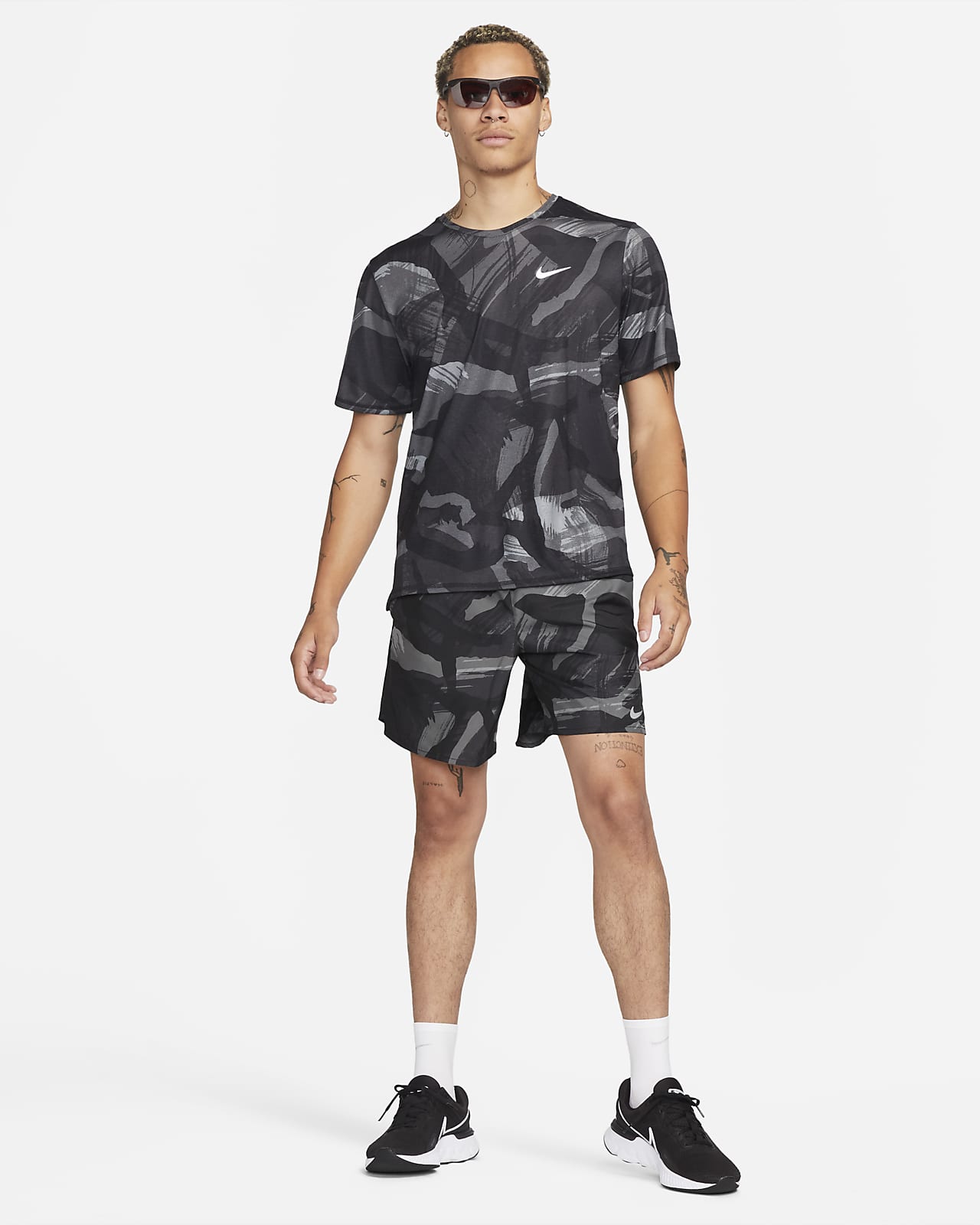 Shorts de running camuflajeados 18 cm para hombre Nike Challenger. Nike.com