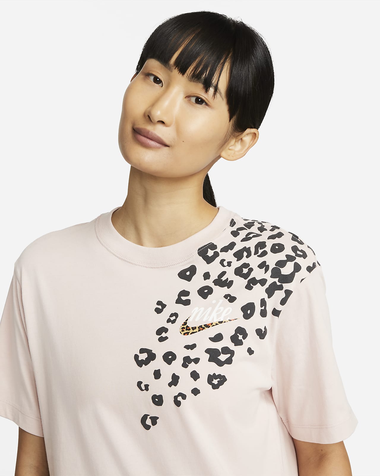 Nike boyfriend fit tee Clearance