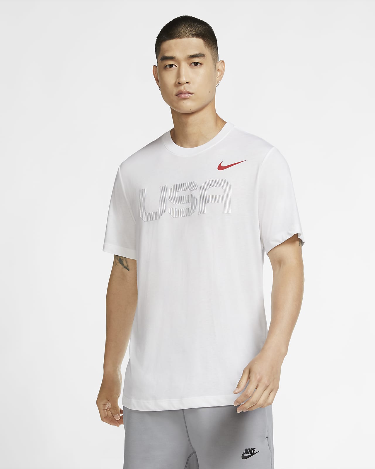 t shirt nike sportswear