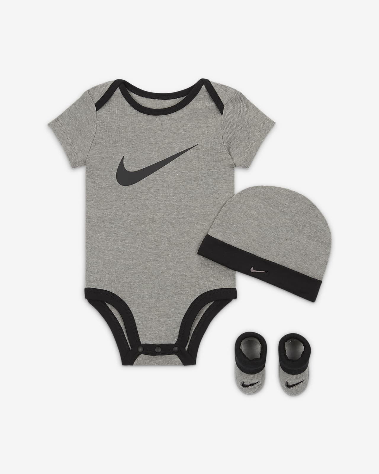 bruscamente Sede Administración Nike Baby (0-6M) Bodysuit, Hat and Booties Box Set. Nike.com