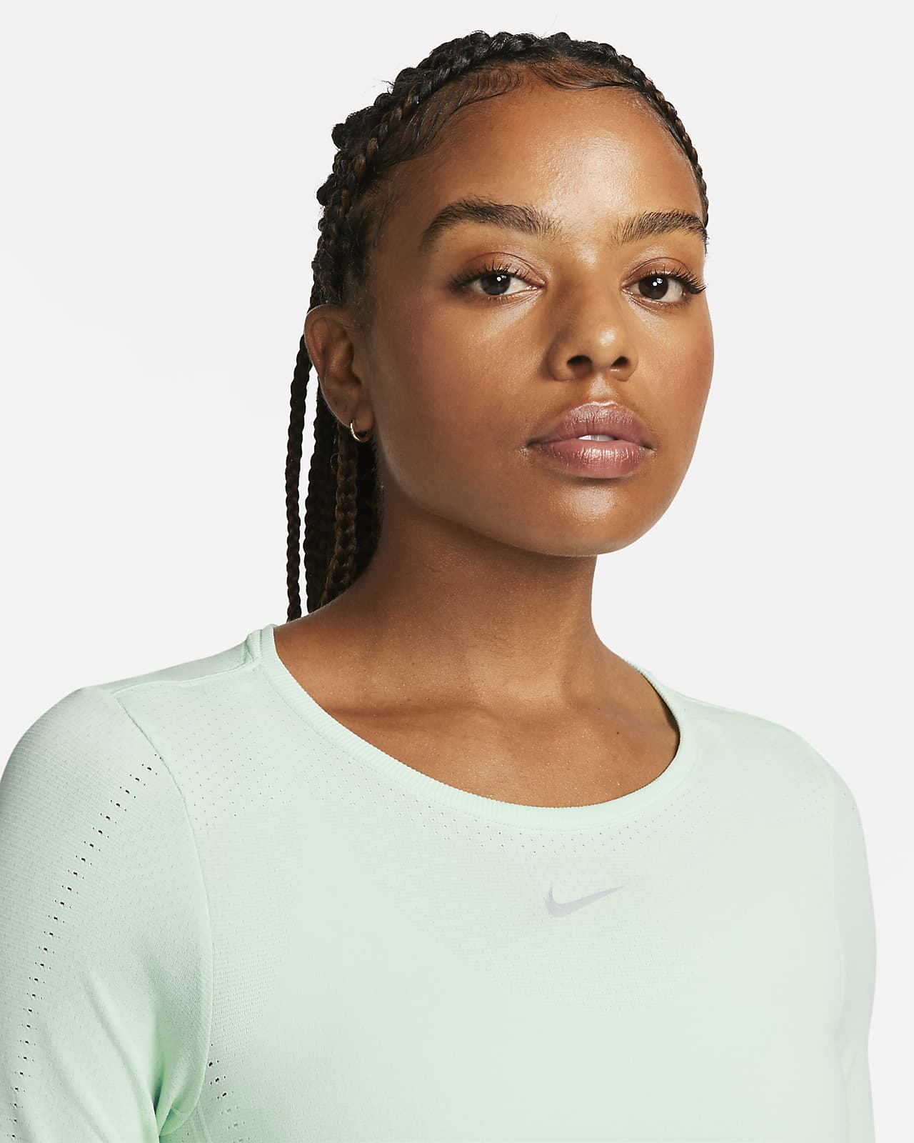 Nike Dri-FIT ADV Aura Women's Slim-Fit Long-Sleeve Training Top. Nike NL