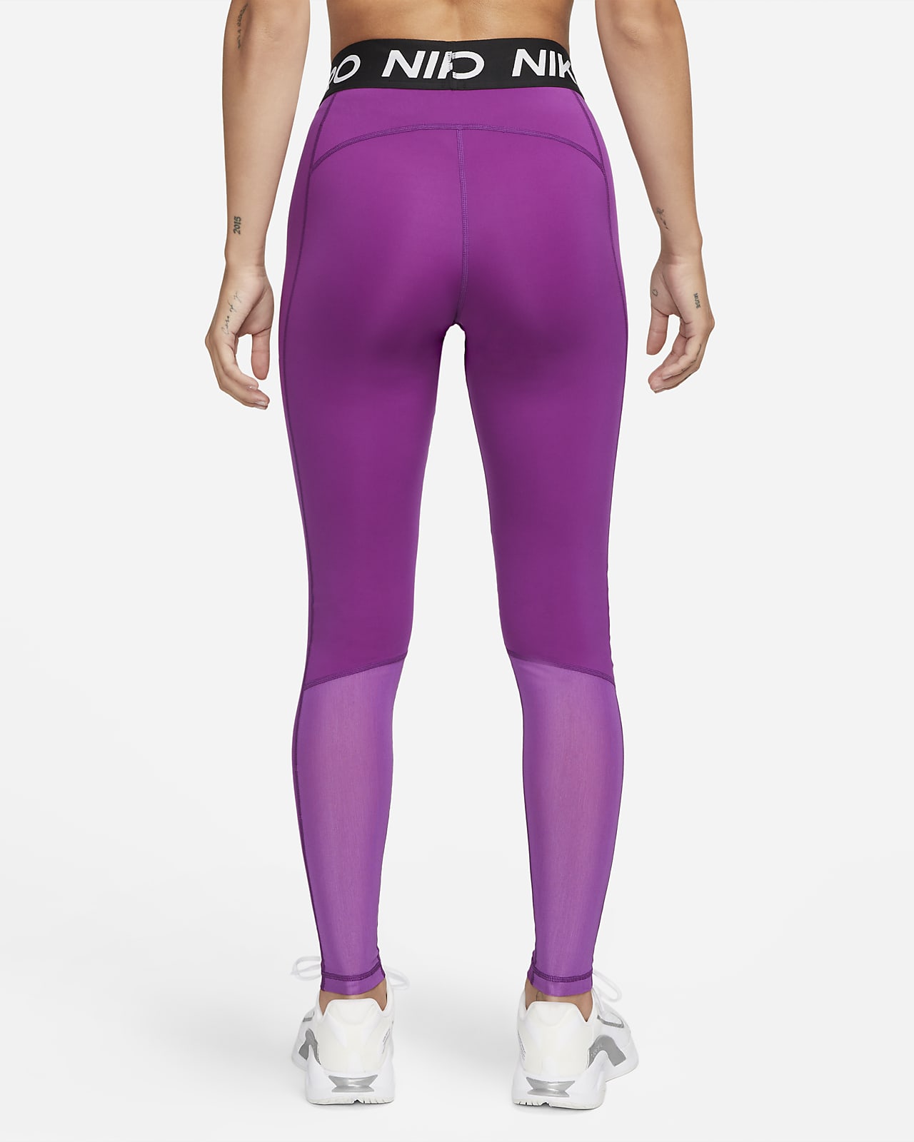 Leggings Nike Pro med mellanhög midja och meshpaneler för kvinnor. Nike SE