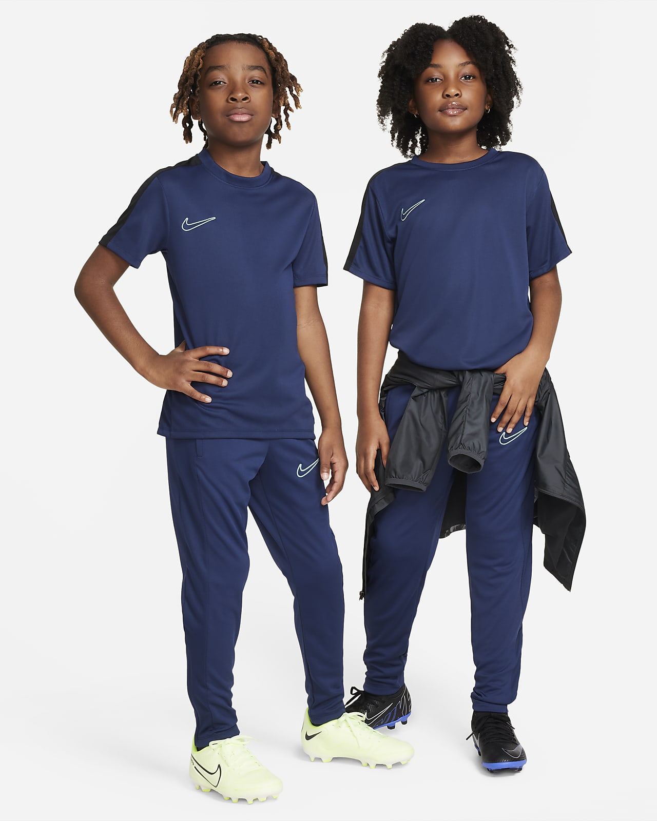 Nike Dri-FIT Academy23 Kids' Football Trousers. Nike IE