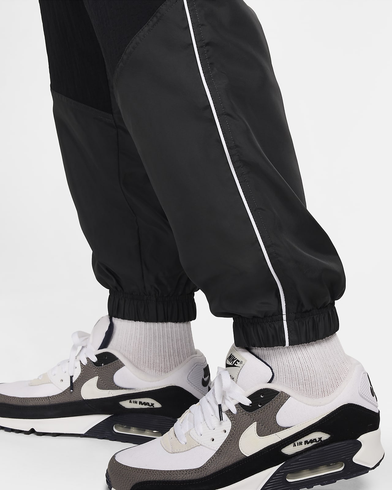 Nike Men's Woven Basketball Trousers. Nike CH