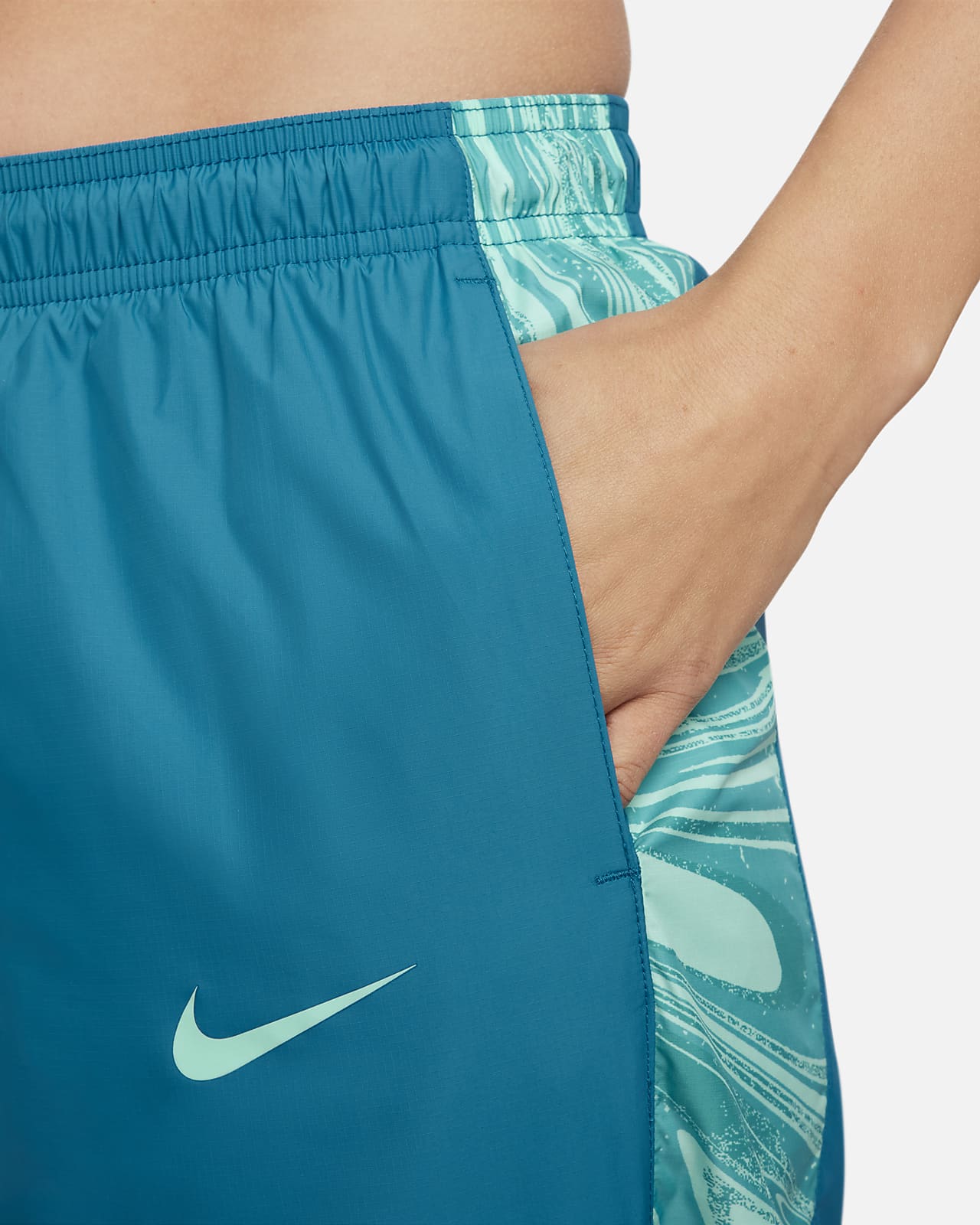 Australia Repel Essential Women's Nike Mid-Rise Graphic Joggers. Nike BE