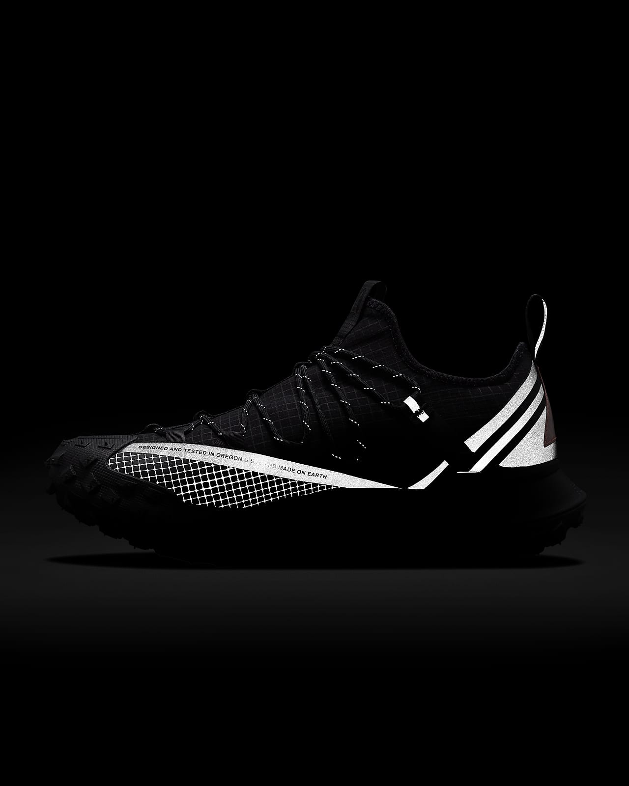 nike mountain fly low