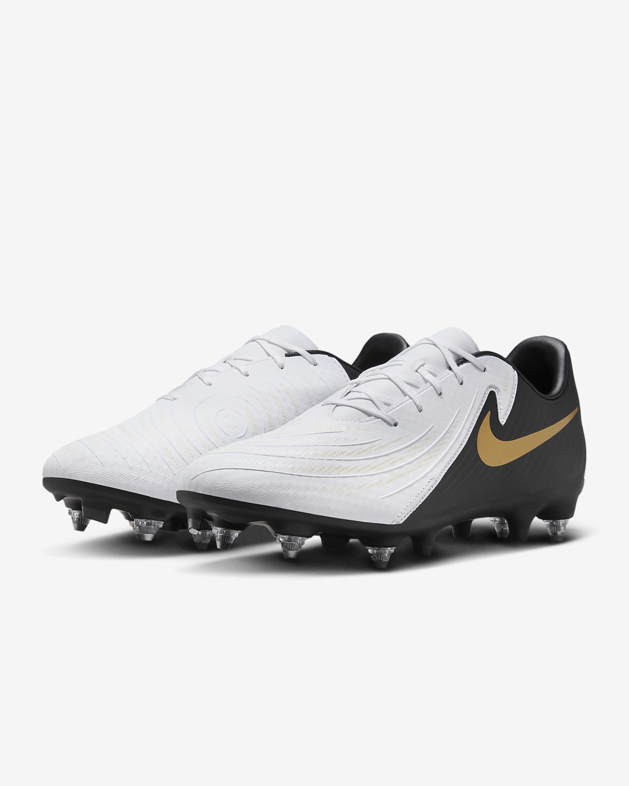 Nike low top on sale boots