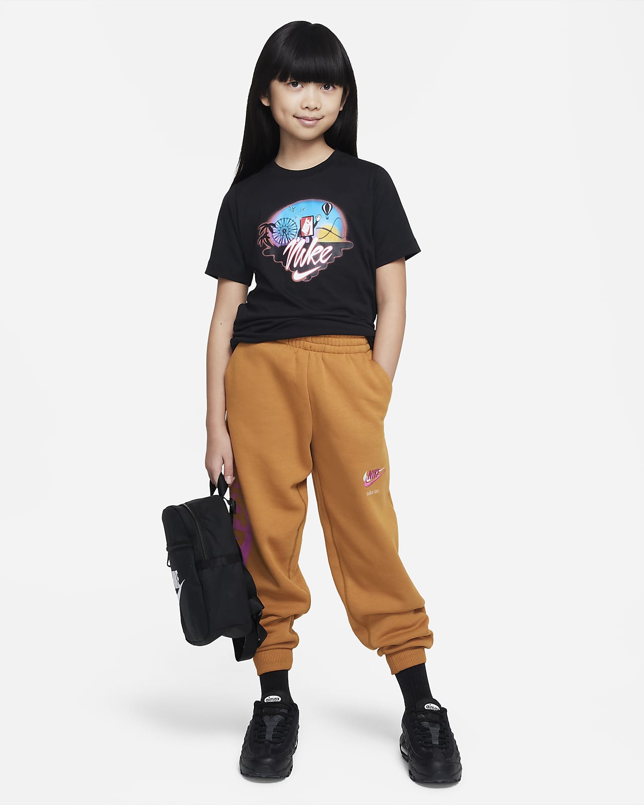 Nike Sportswear Older Kids' (Girls') T-Shirt. Nike LU